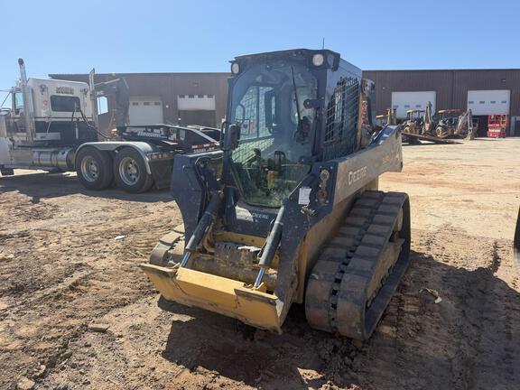 Photo of a 2023 John Deere 325G
