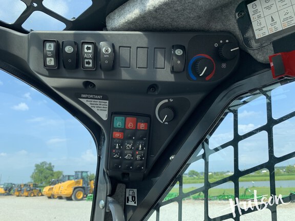 Photo of 2024 John Deere 324G