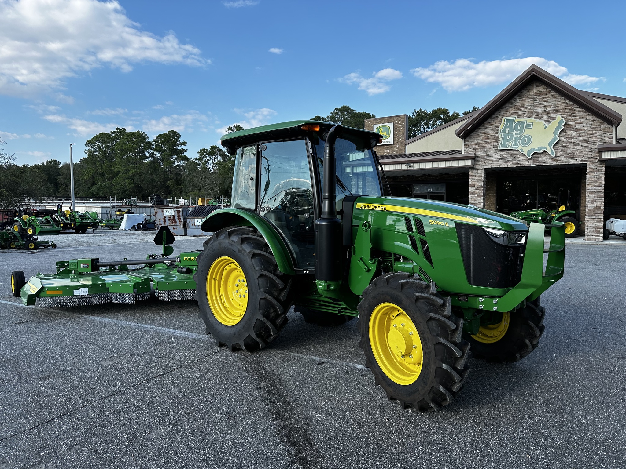 2025 John Deere 5090E Image 4