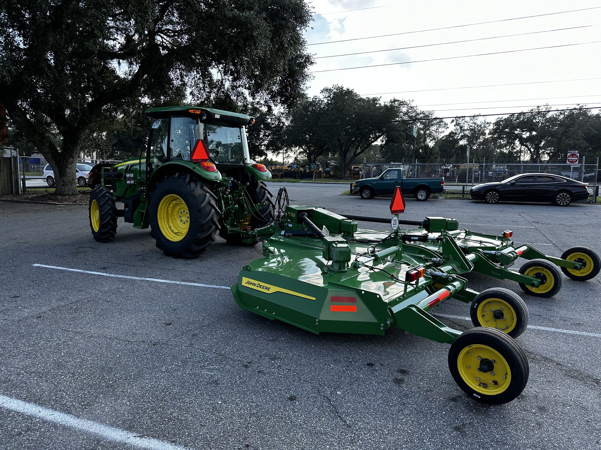 2025 John Deere 5090E Image 8