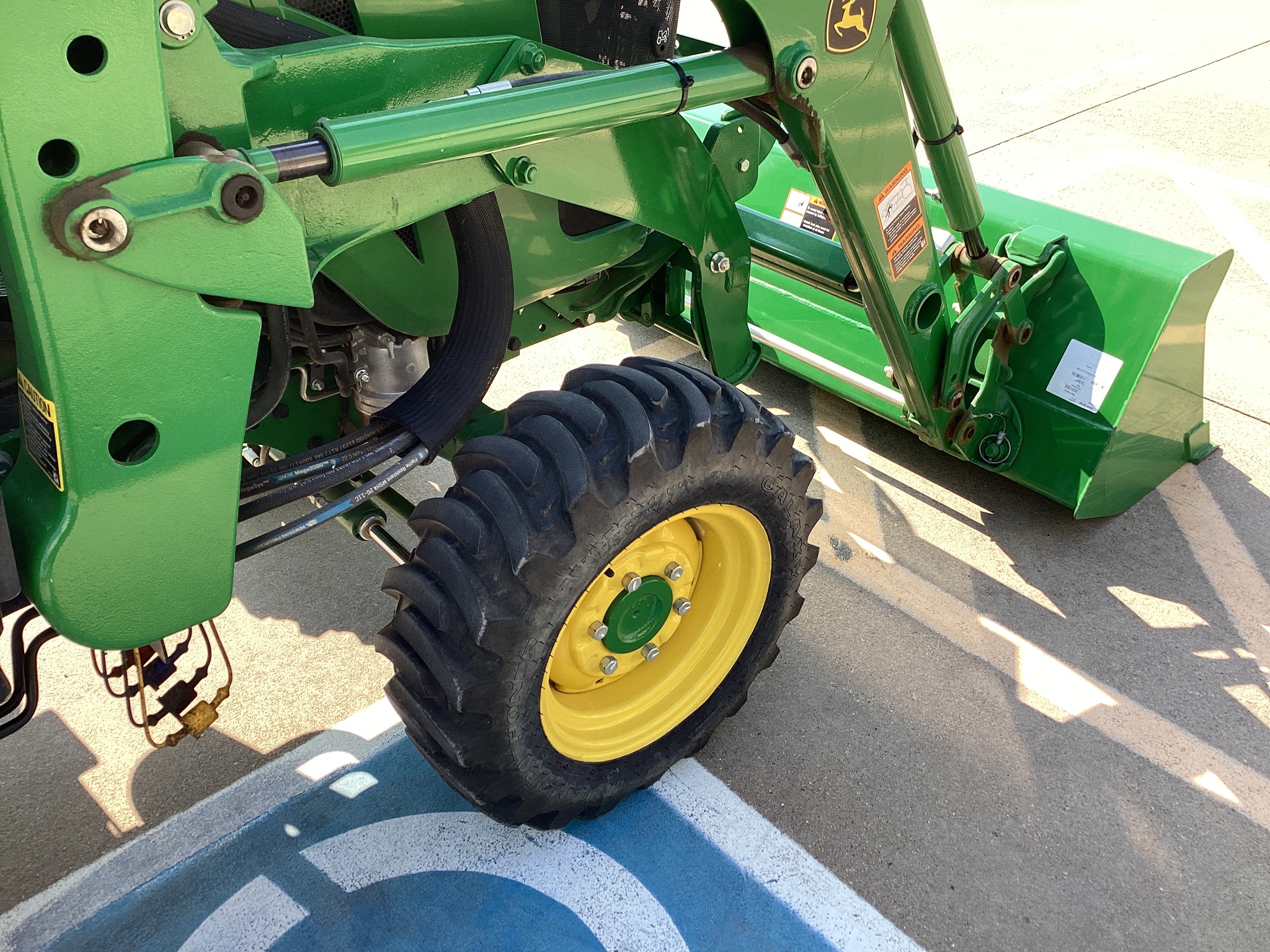 2020 John Deere 3039R Image 17