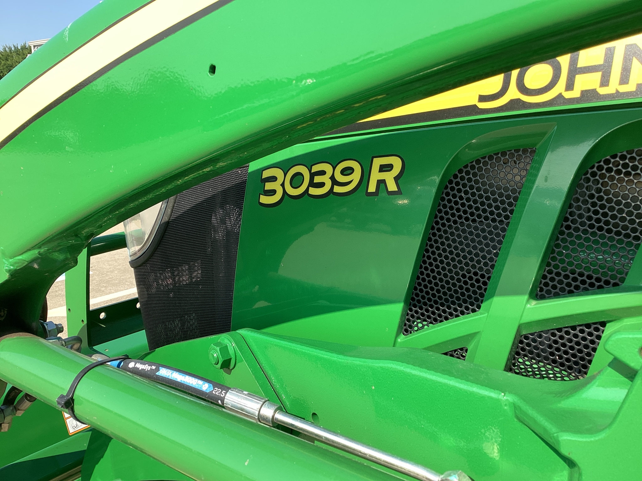 2020 John Deere 3039R Image 18
