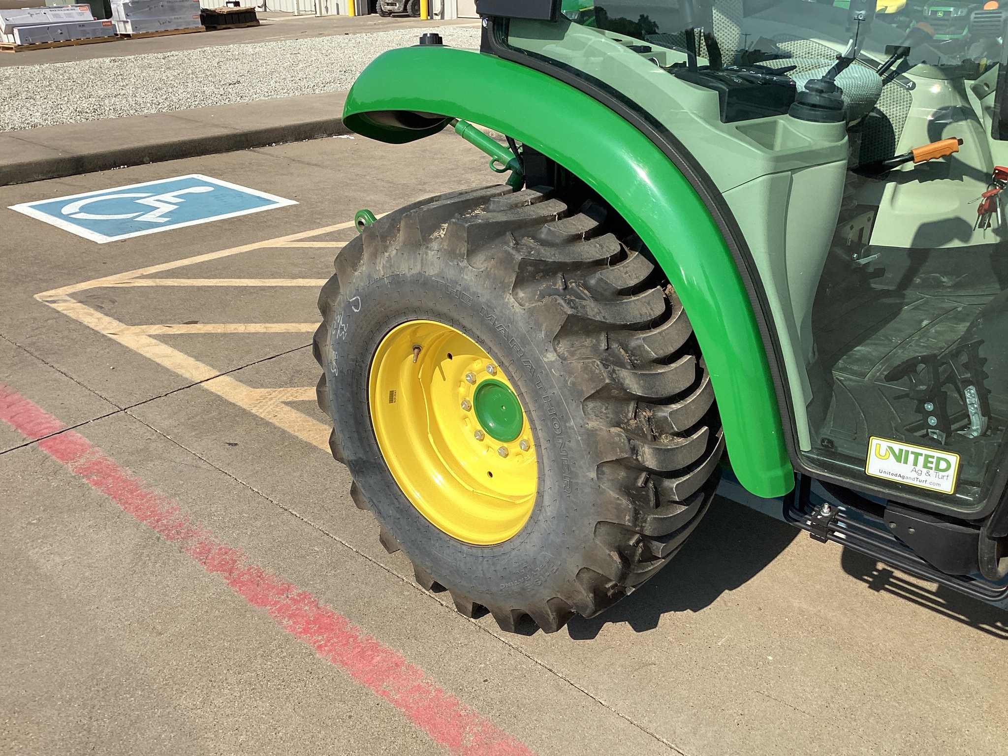 2020 John Deere 3039R Image 19