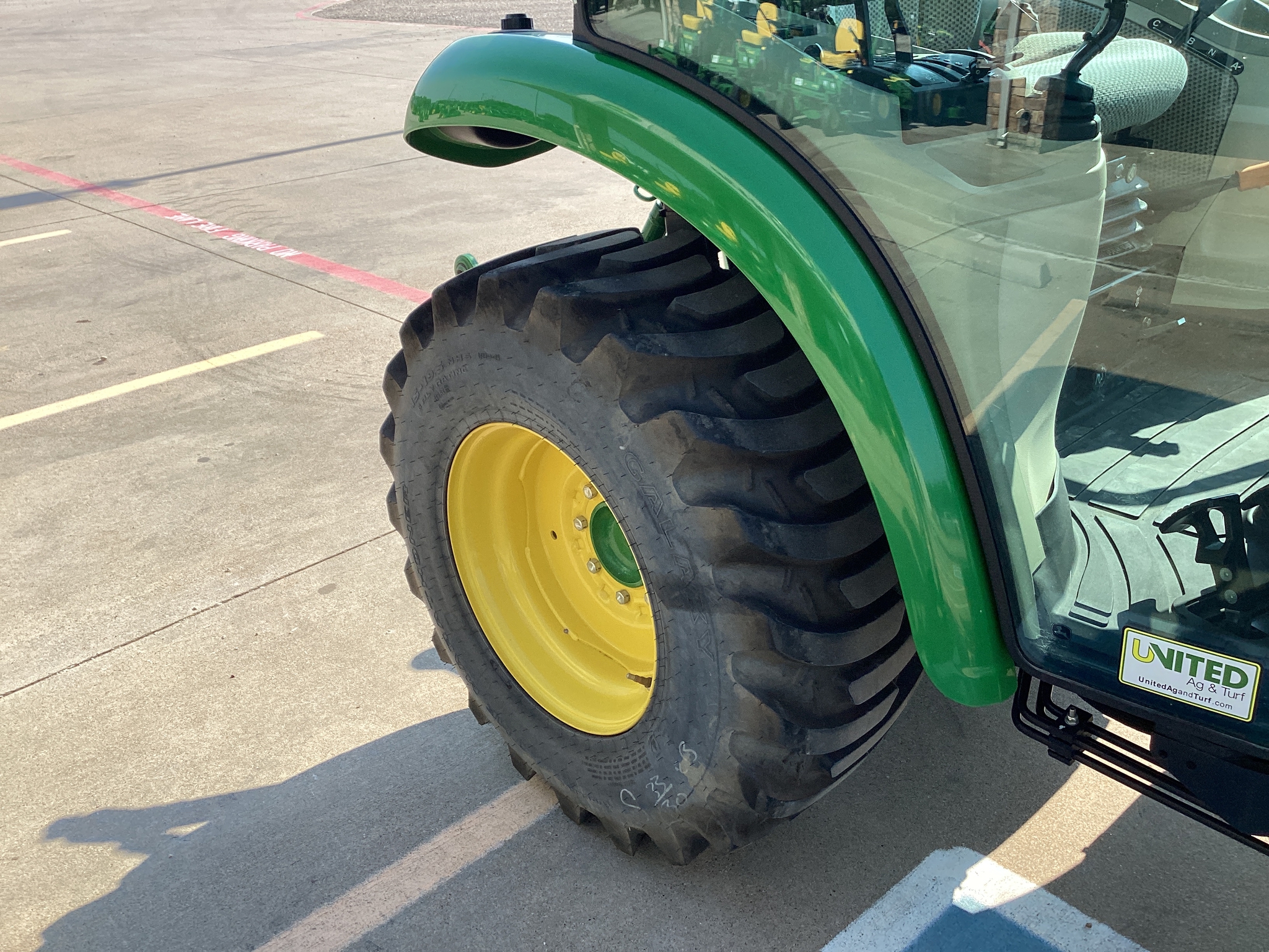 2020 John Deere 3039R Image 20