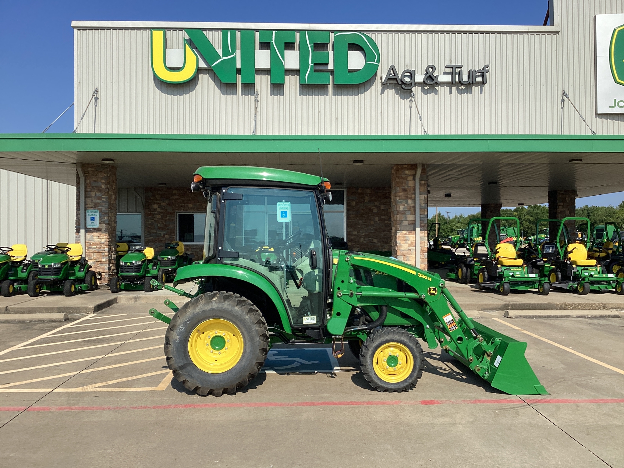 2020 John Deere 3039R Image 5
