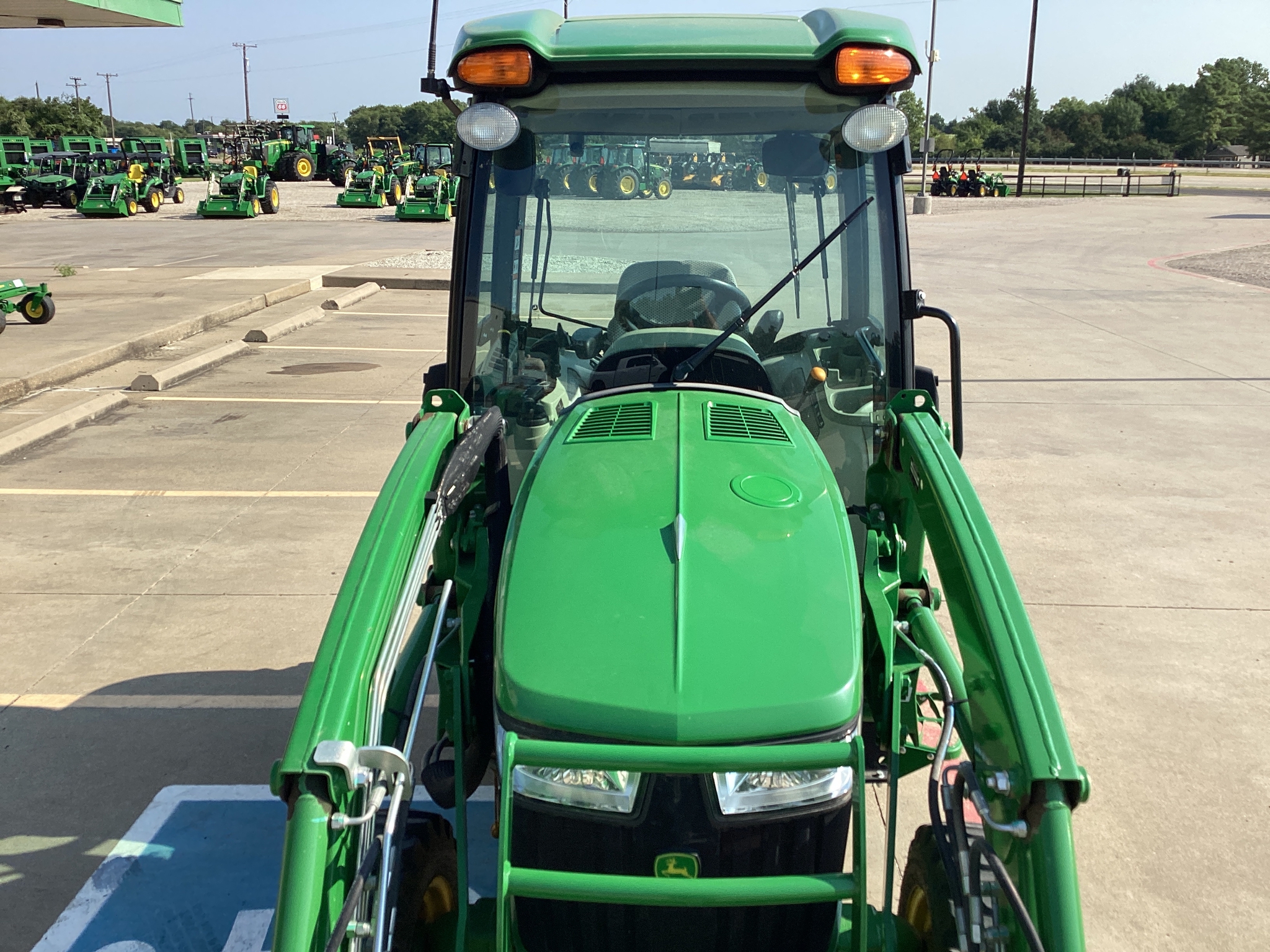 2020 John Deere 3039R Image 12