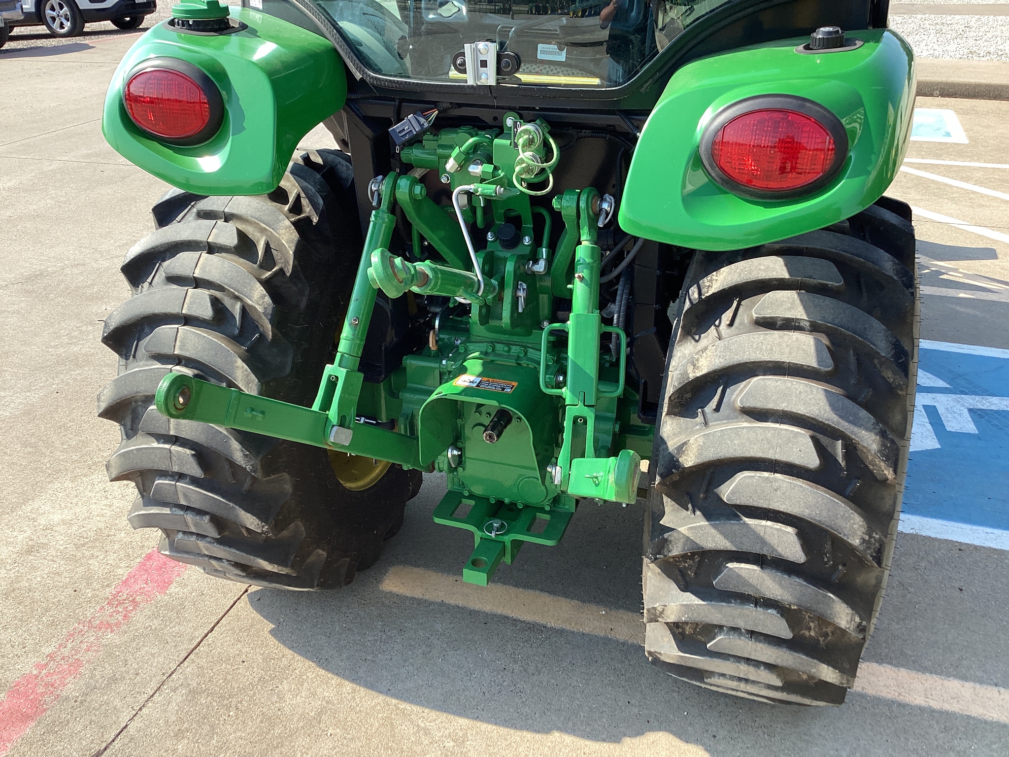 2020 John Deere 3039R Image 15