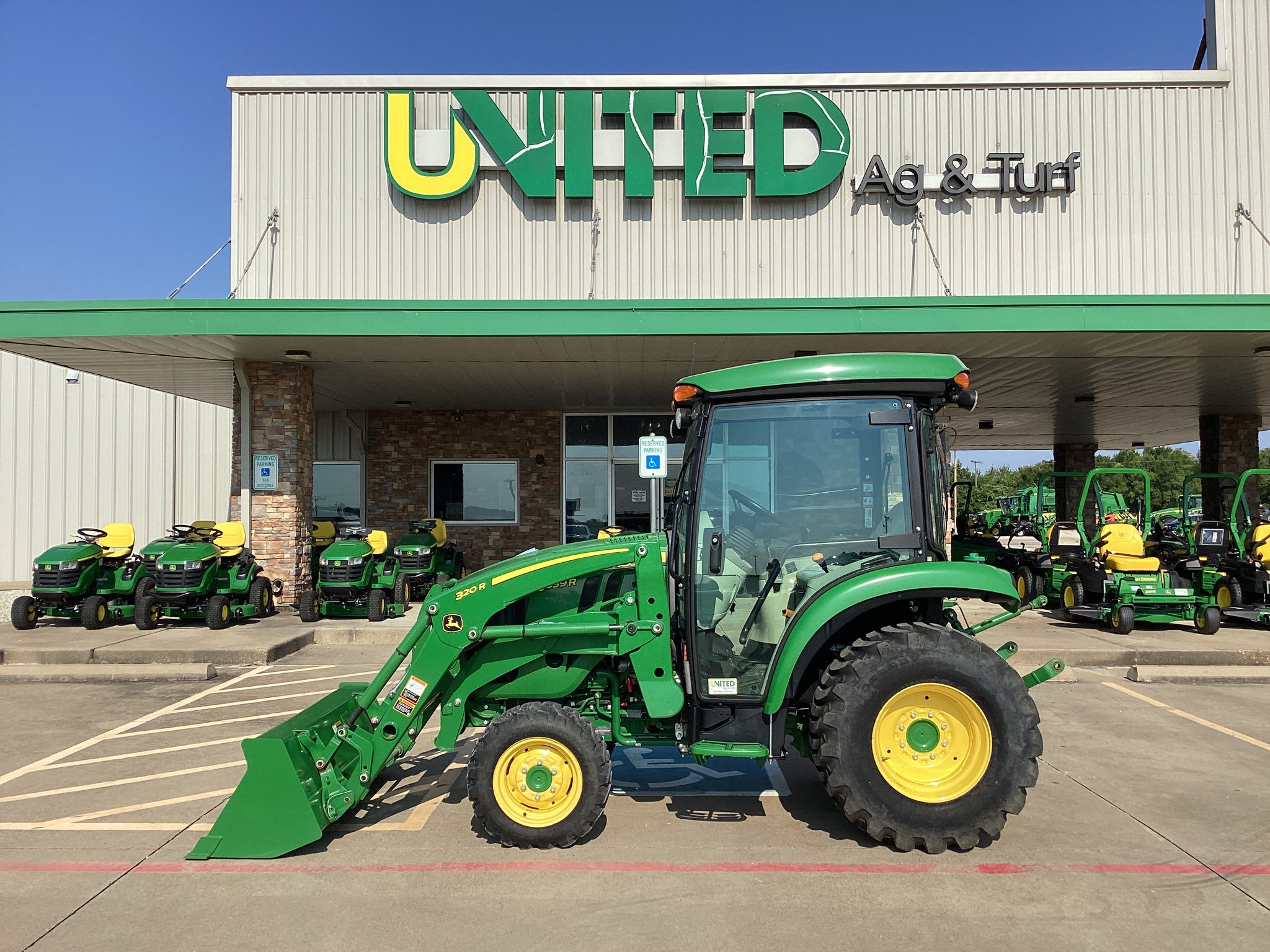 2020 John Deere 3039R Image 1