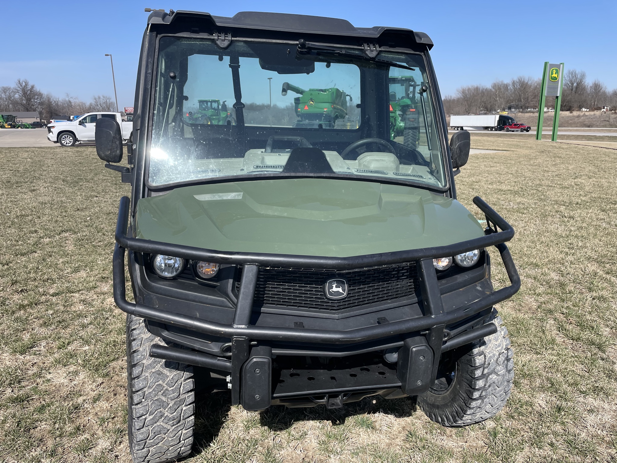  2024 John Deere XUV 835R at Heritage Tractor in Adrian, MO