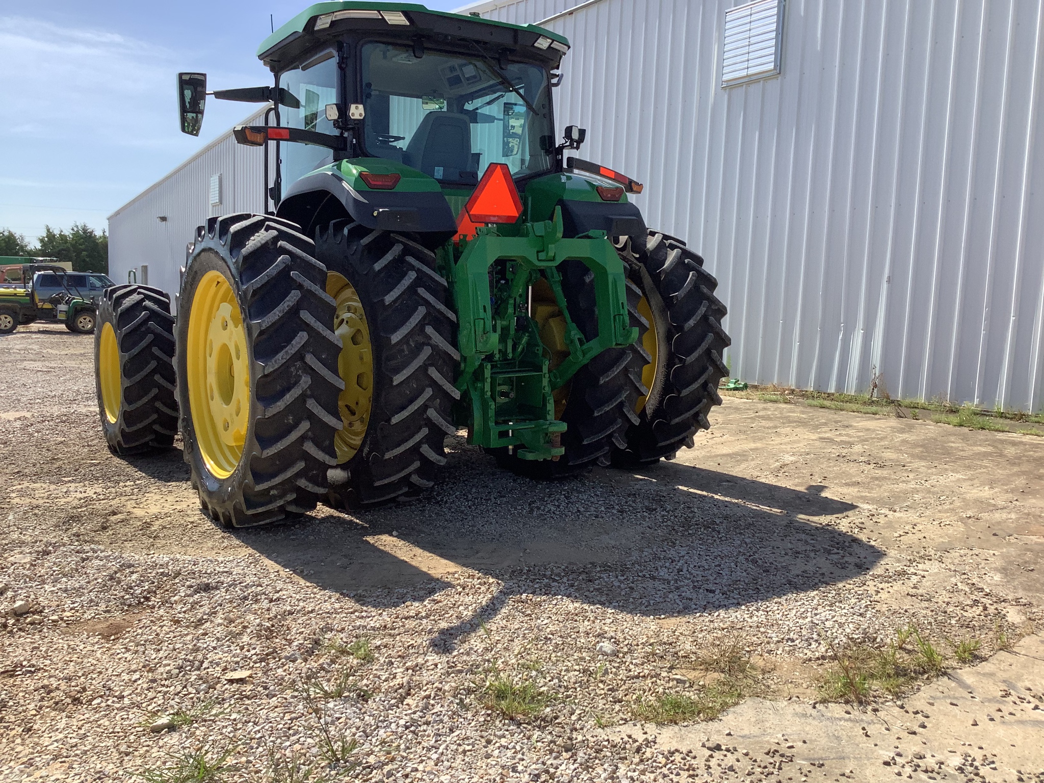 2024 John Deere 8R 370 Image 8