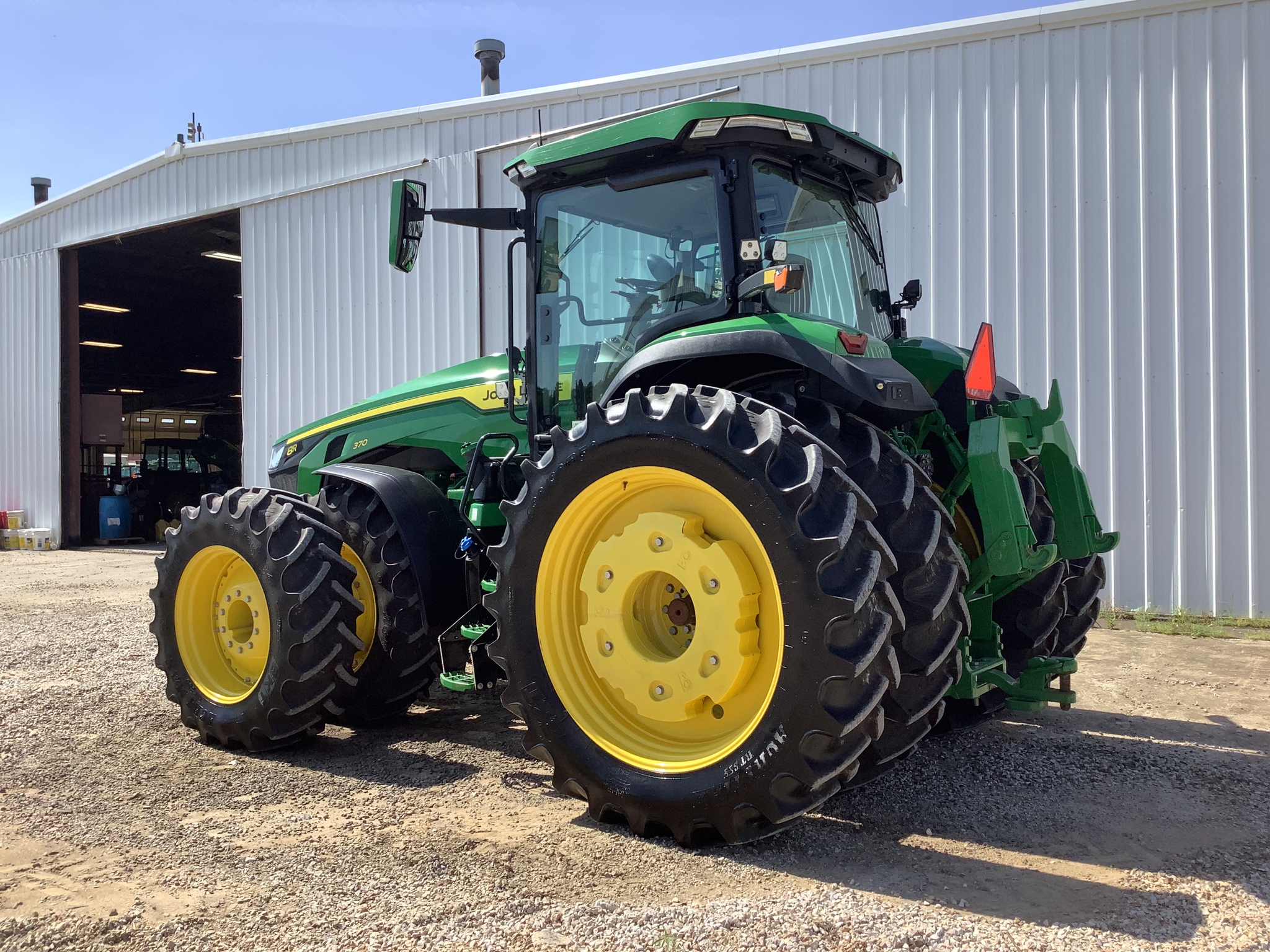 2024 John Deere 8R 370 Image 6