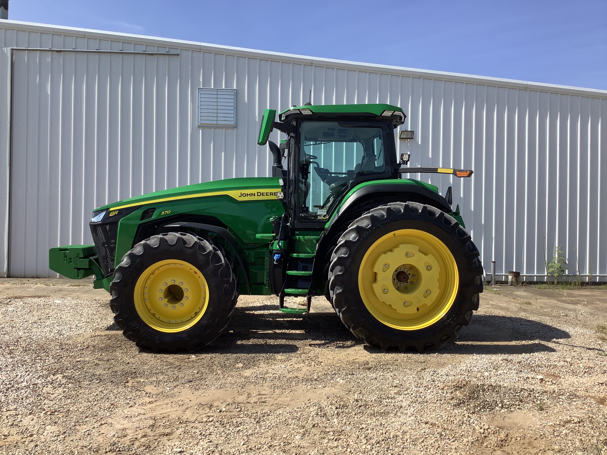 2024 John Deere 8R 370 Image 1