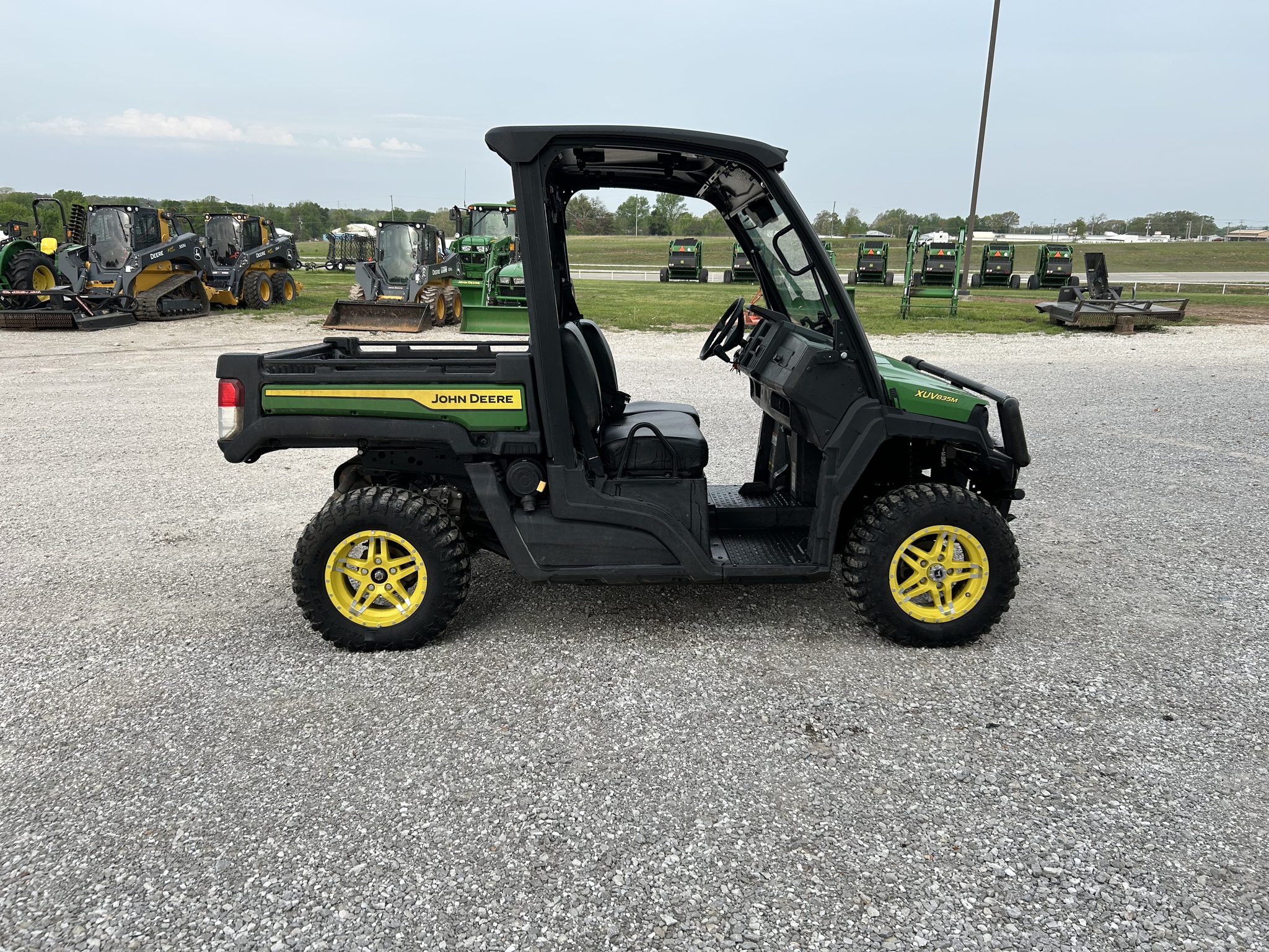  2023 John Deere XUV 835M at Heritage Tractor in Joplin, MO