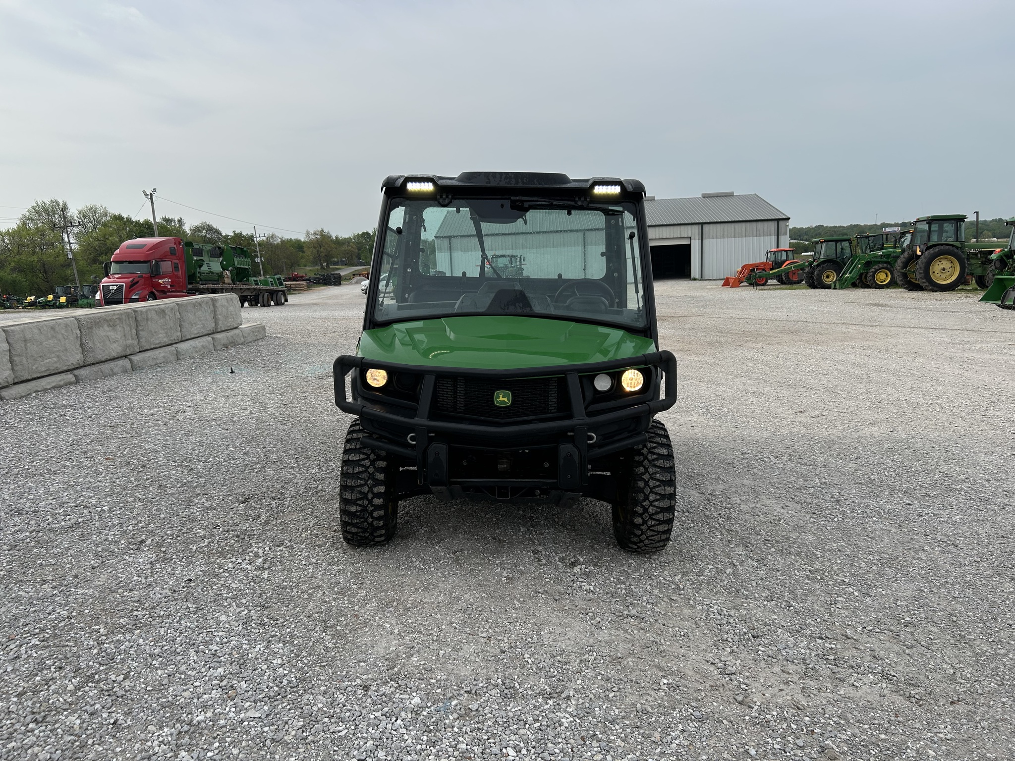  2023 John Deere XUV 835M at Heritage Tractor in Joplin, MO