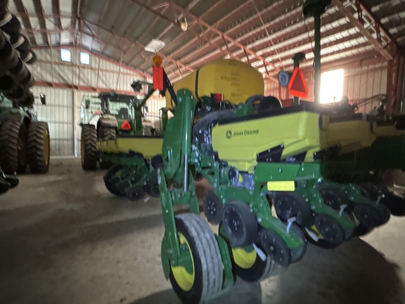 Used 2024 John Deere 1775 Planters: Drawn at Koenig Equipment in Anna, OH - Photo5