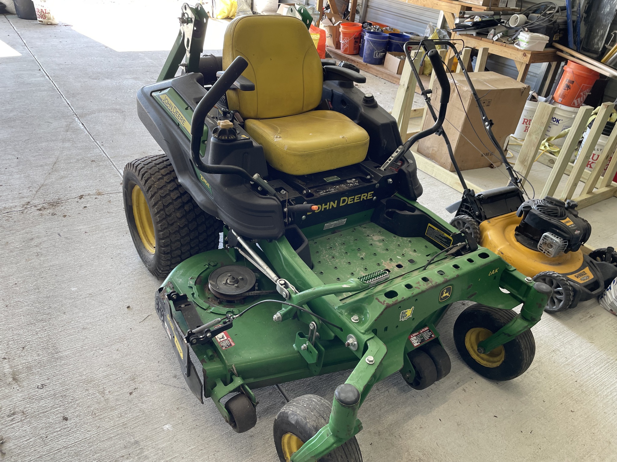 2018 John Deere Z915E Image 1