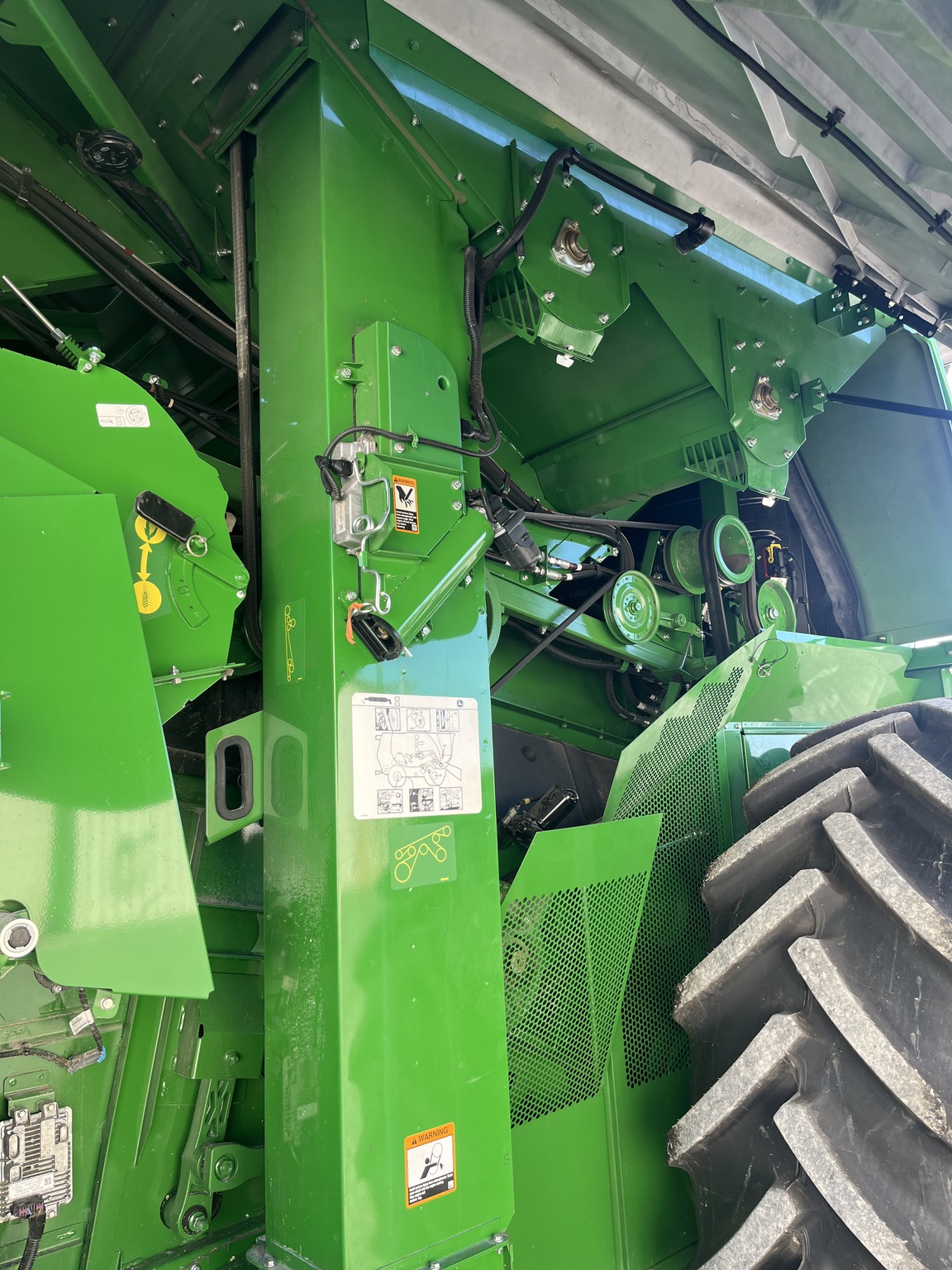 2024 John Deere S790 Image 10