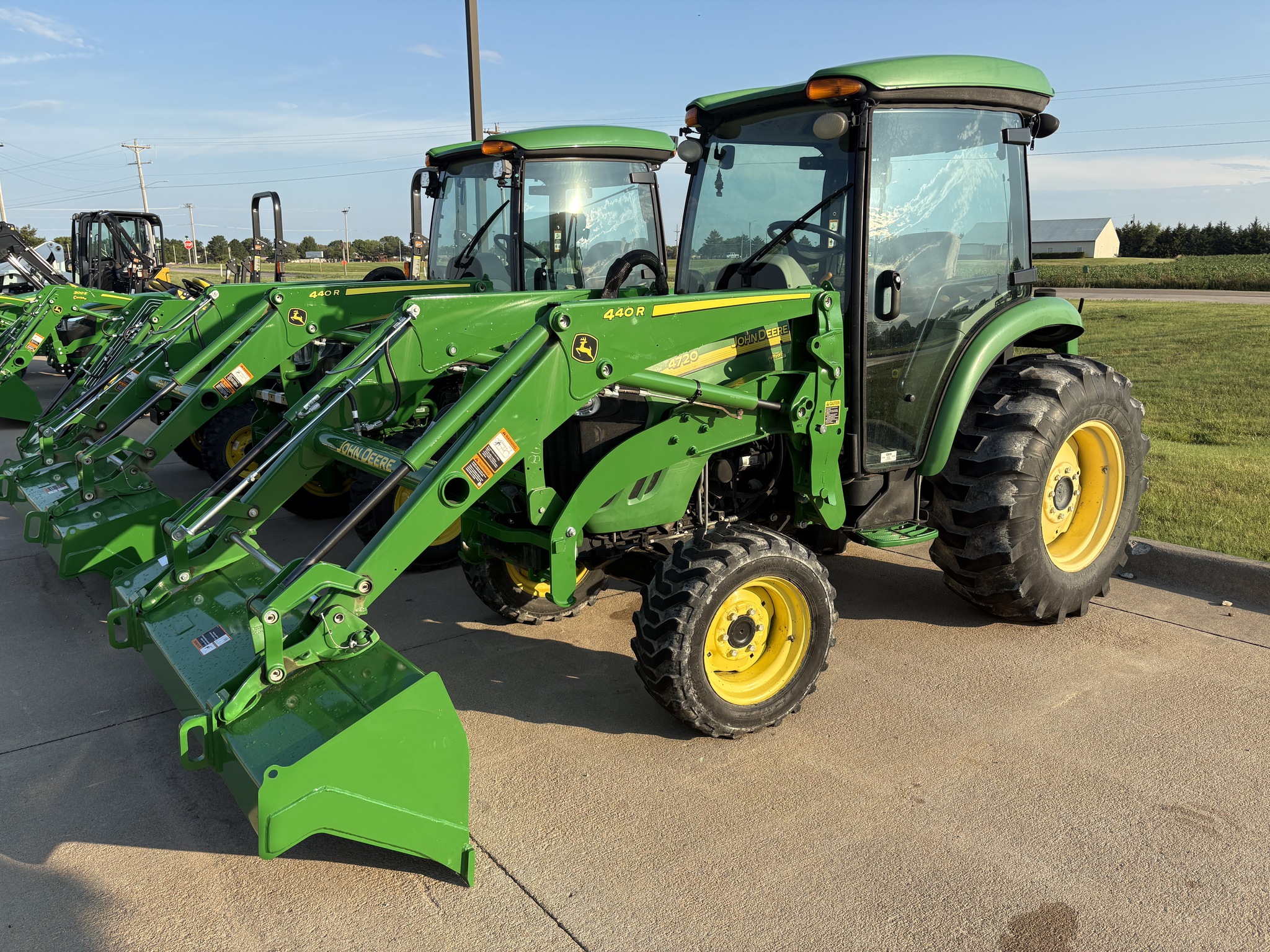 2011 John Deere 4720 Image 1