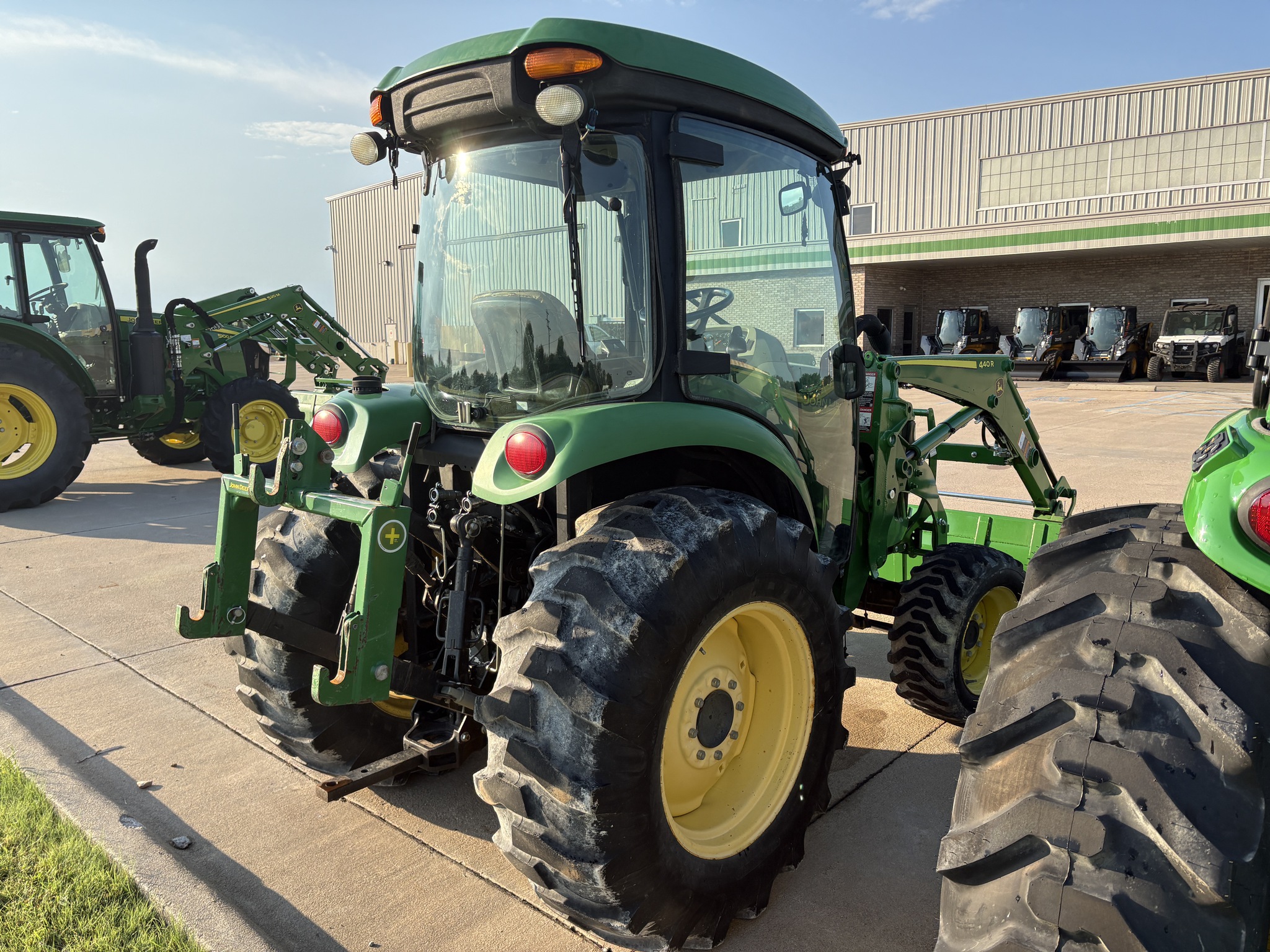 2011 John Deere 4720 Image 3