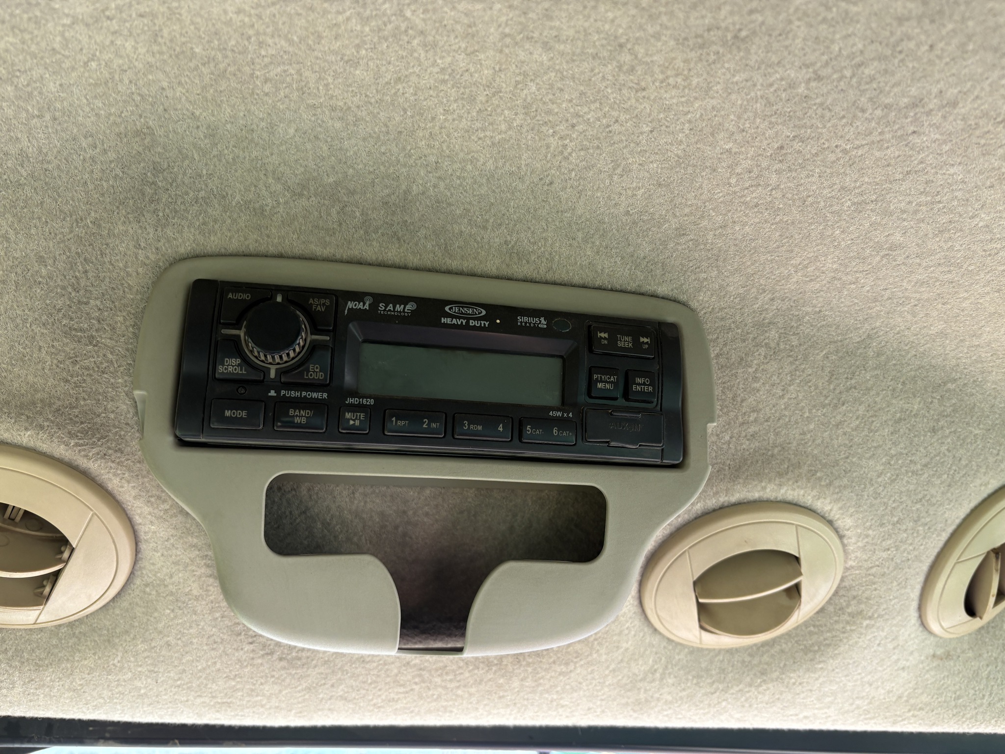 2011 John Deere 4720 Image 12