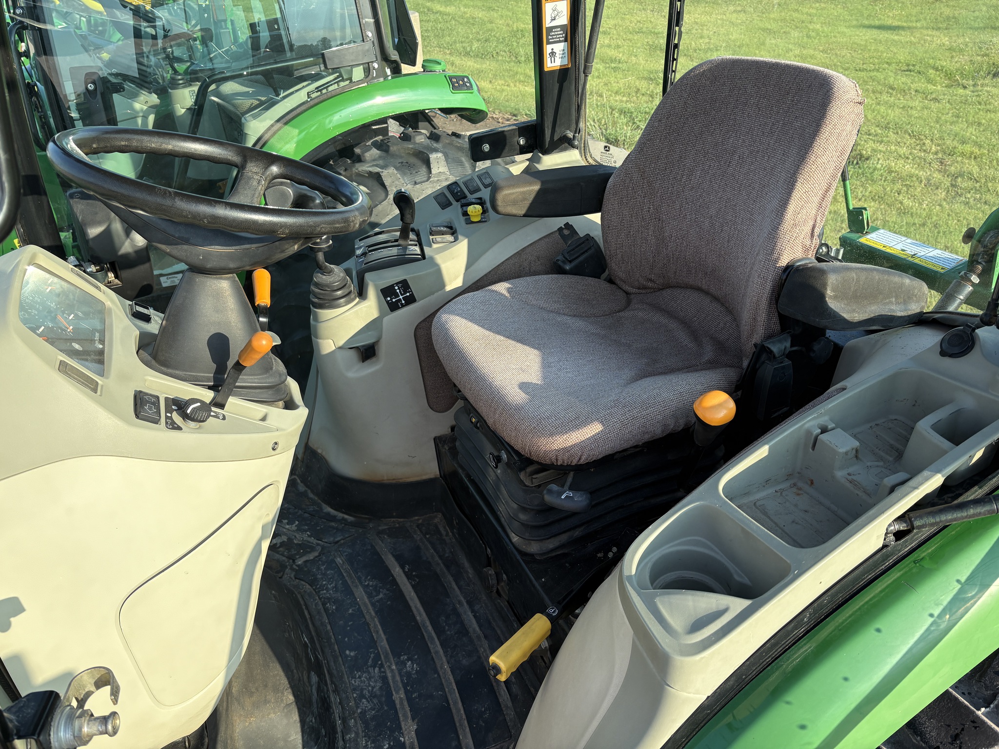 2011 John Deere 4720 Image 8