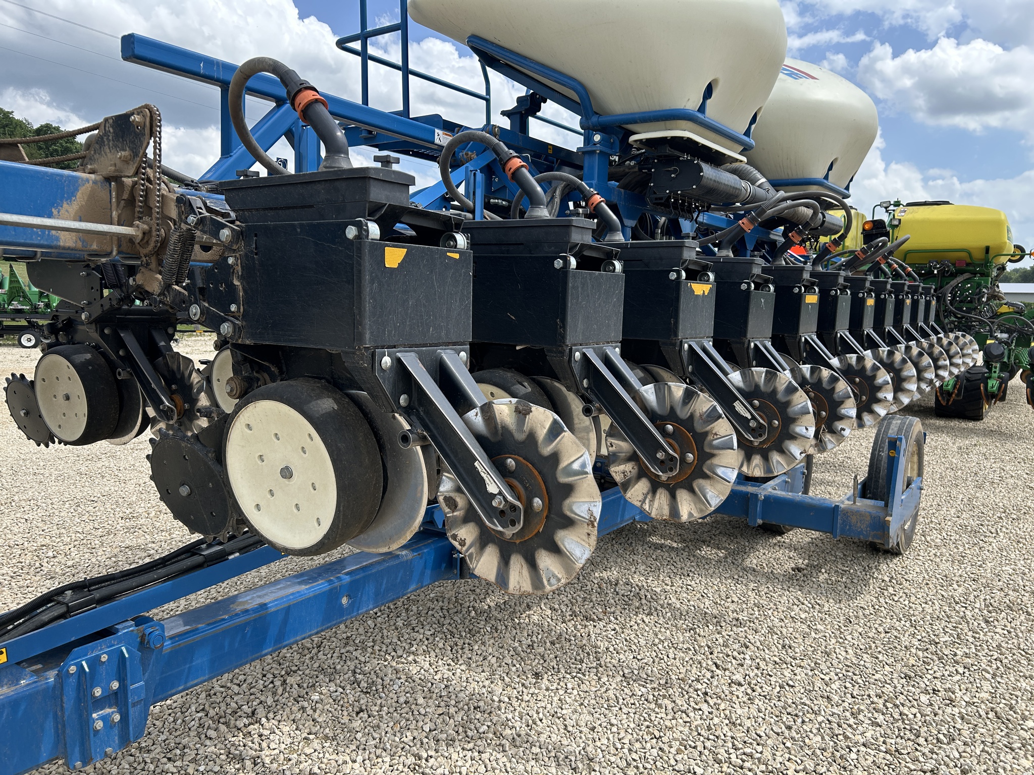 2013 Kinze 3600 Image 19