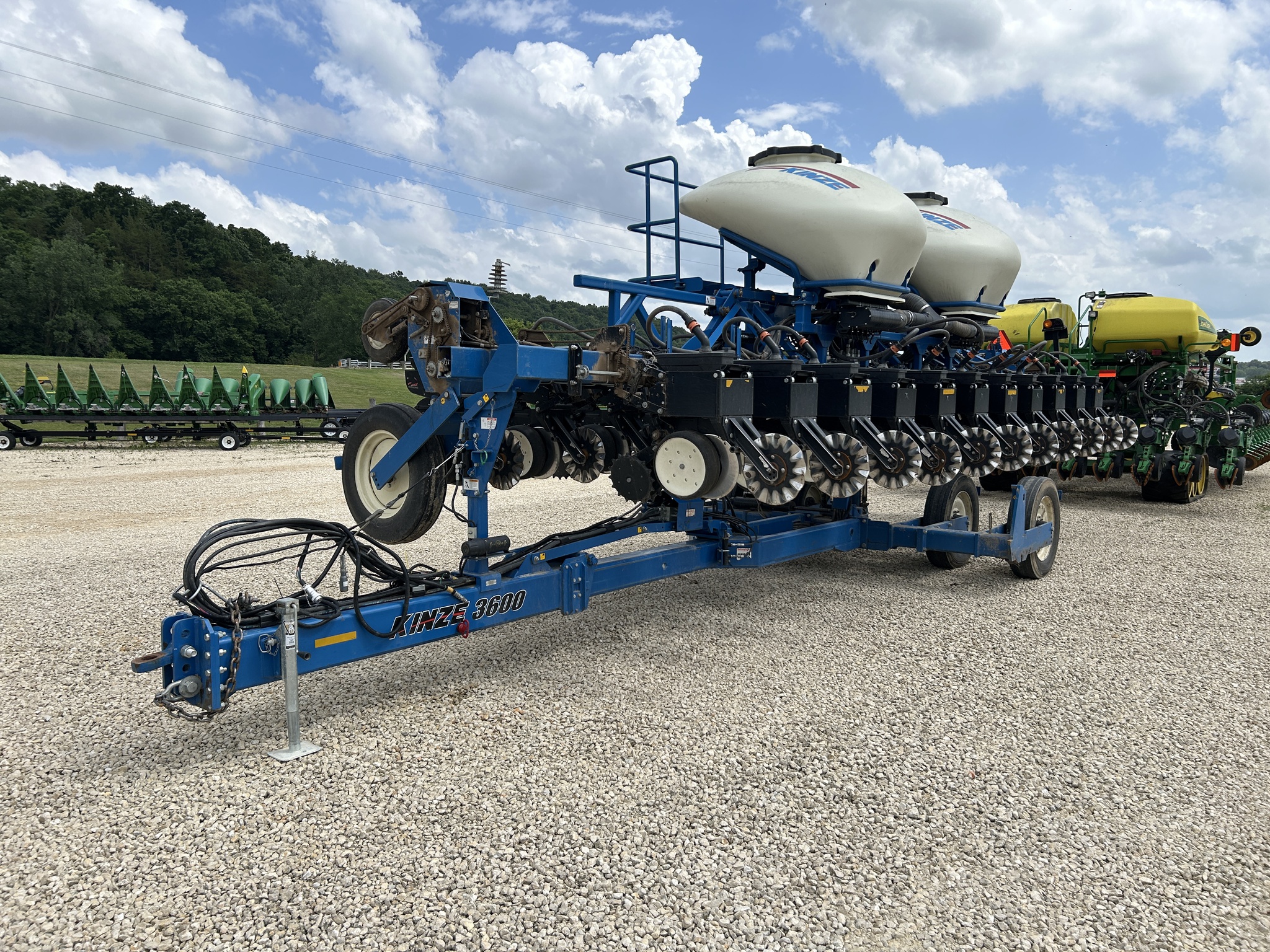 2013 Kinze 3600 Image 1
