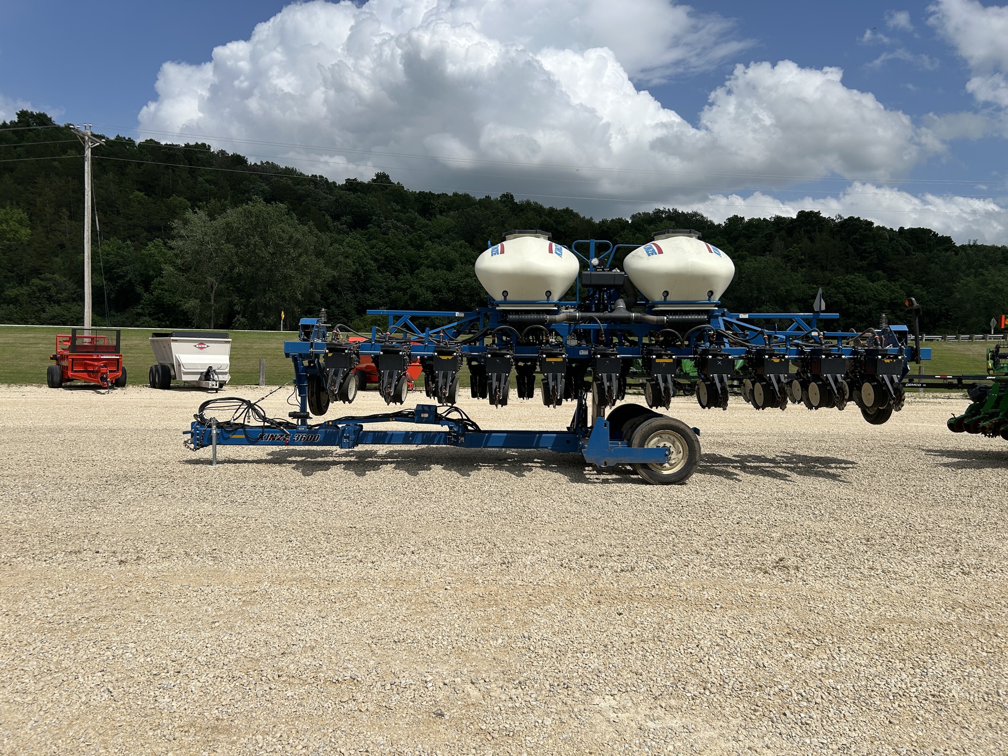 2013 Kinze 3600 Image 6