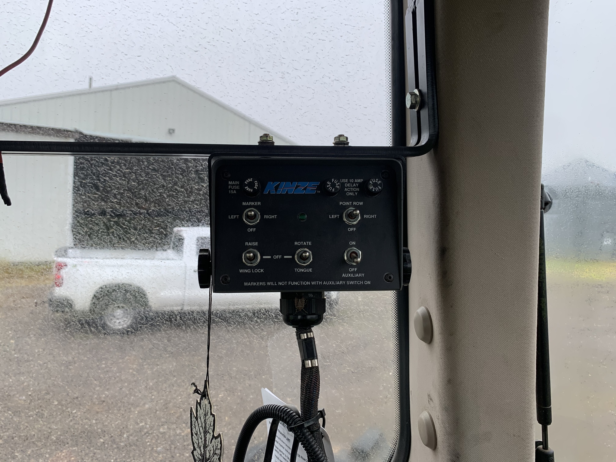 2019 Kinze 3600 Image 5