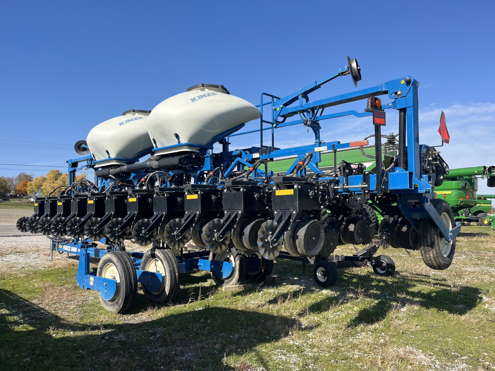 2019 Kinze 3600 Image 1