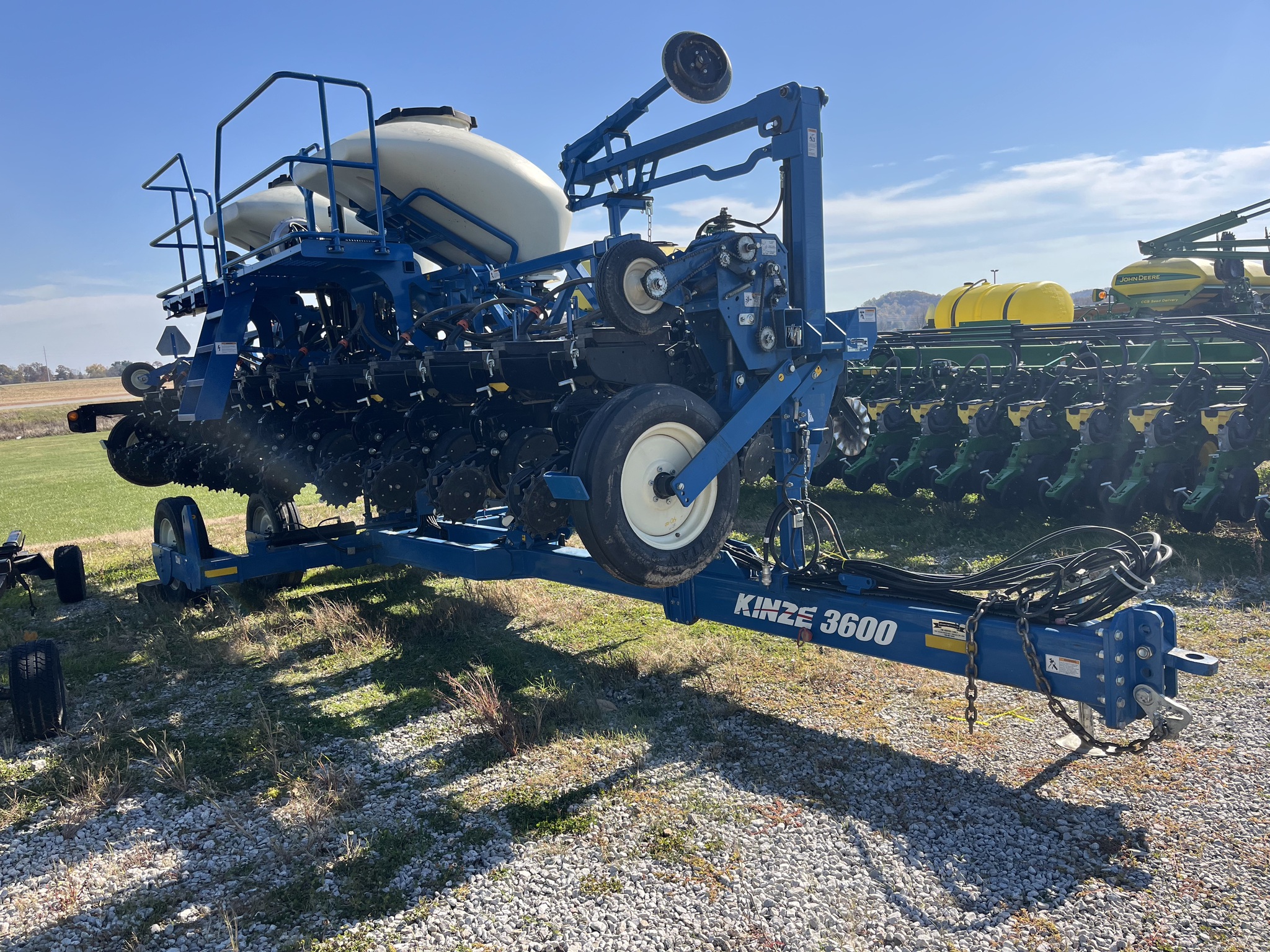 2019 Kinze 3600 Image 27