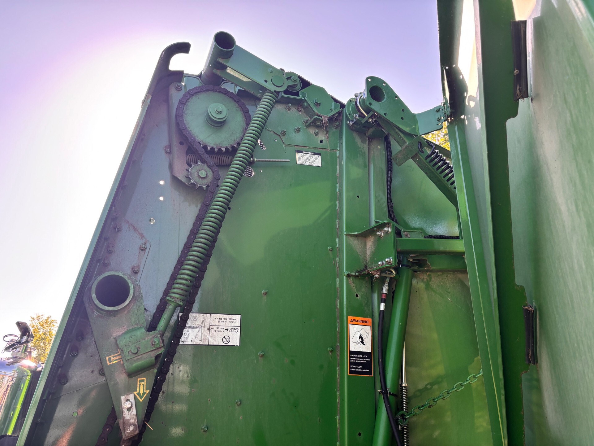 2023 John Deere 560M Image 23