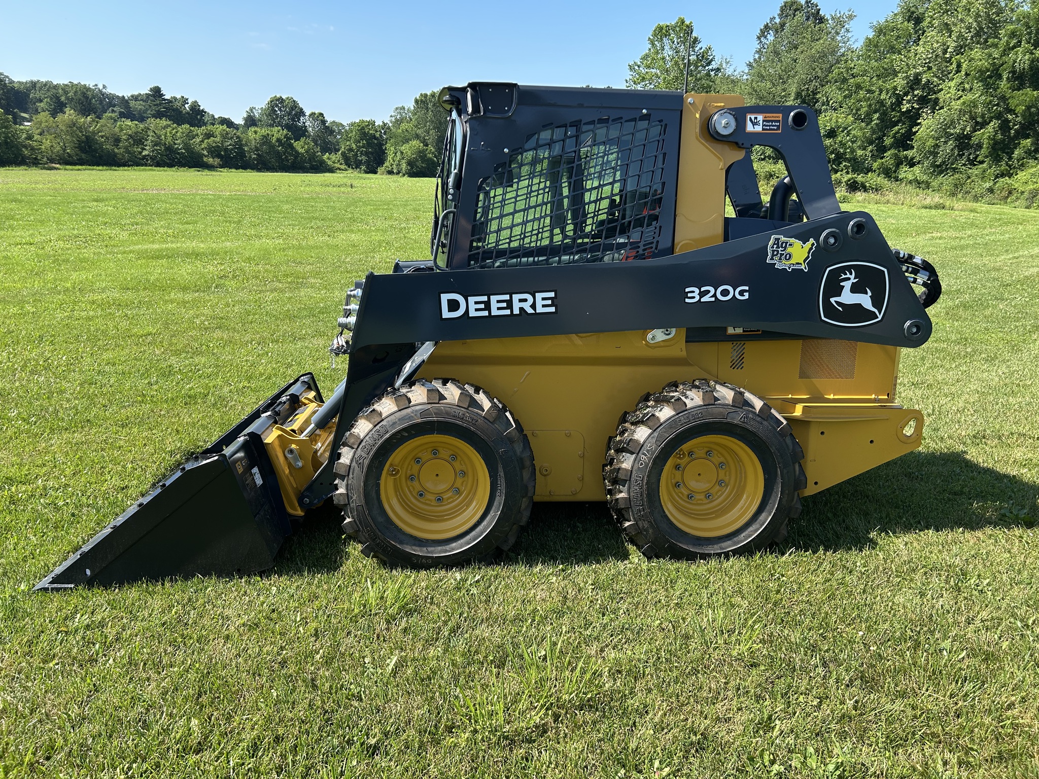 2025 John Deere 320G Image 4
