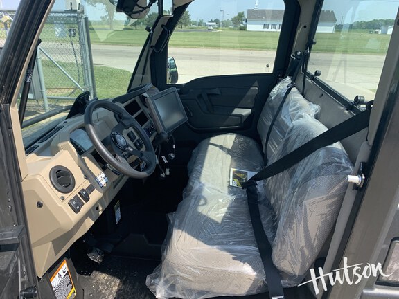Photo of 2024 John Deere XUV 835R