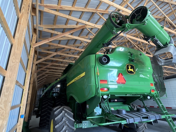 Used 2021 John Deere S770 Combines at Koenig Equipment in Oxford, OH - Photo2