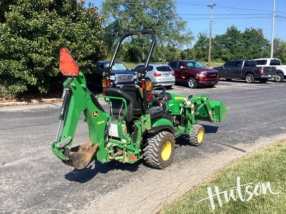 Photo of 2023 John Deere 1025R