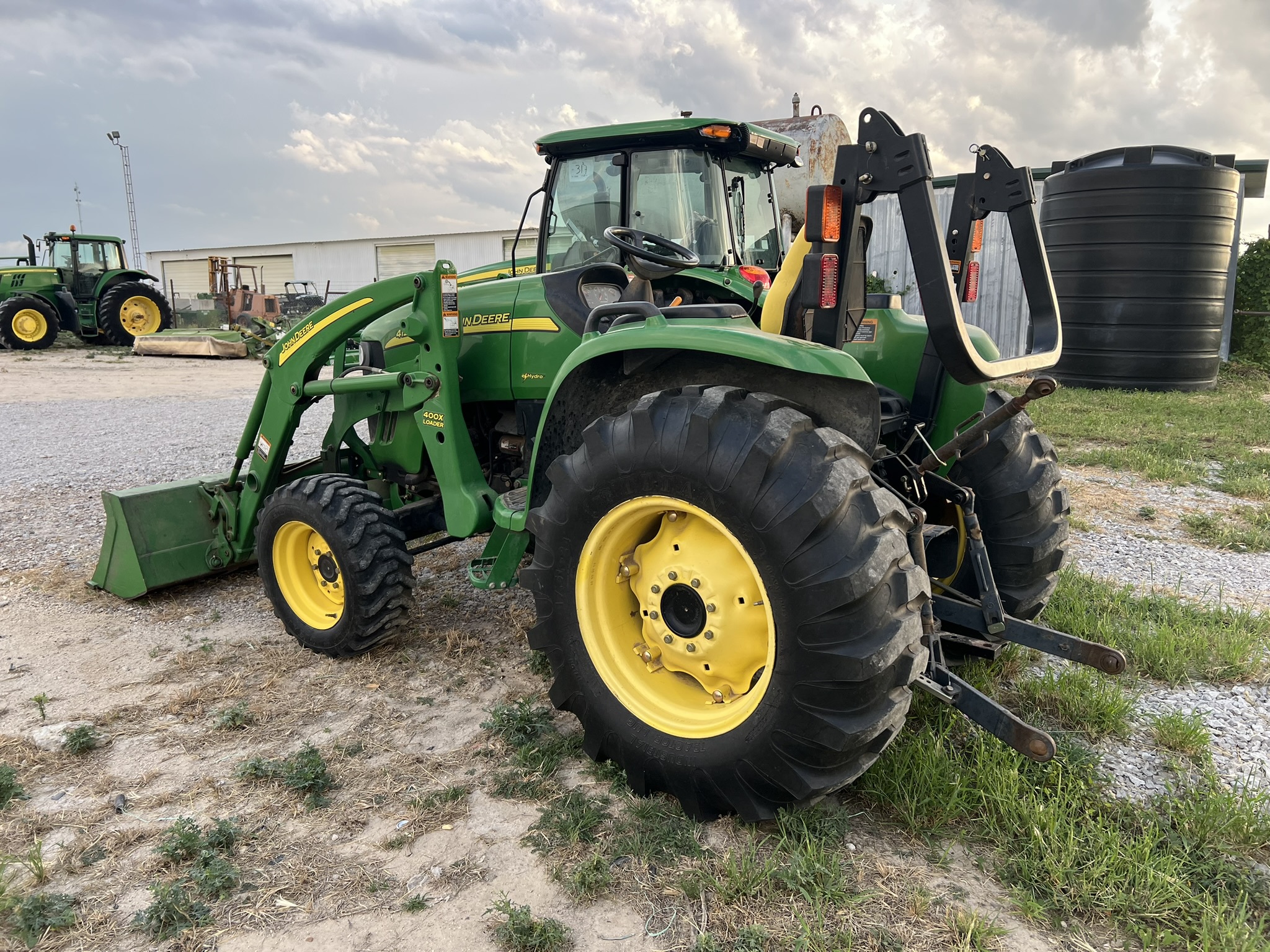 2007 John Deere 4120 Image 1