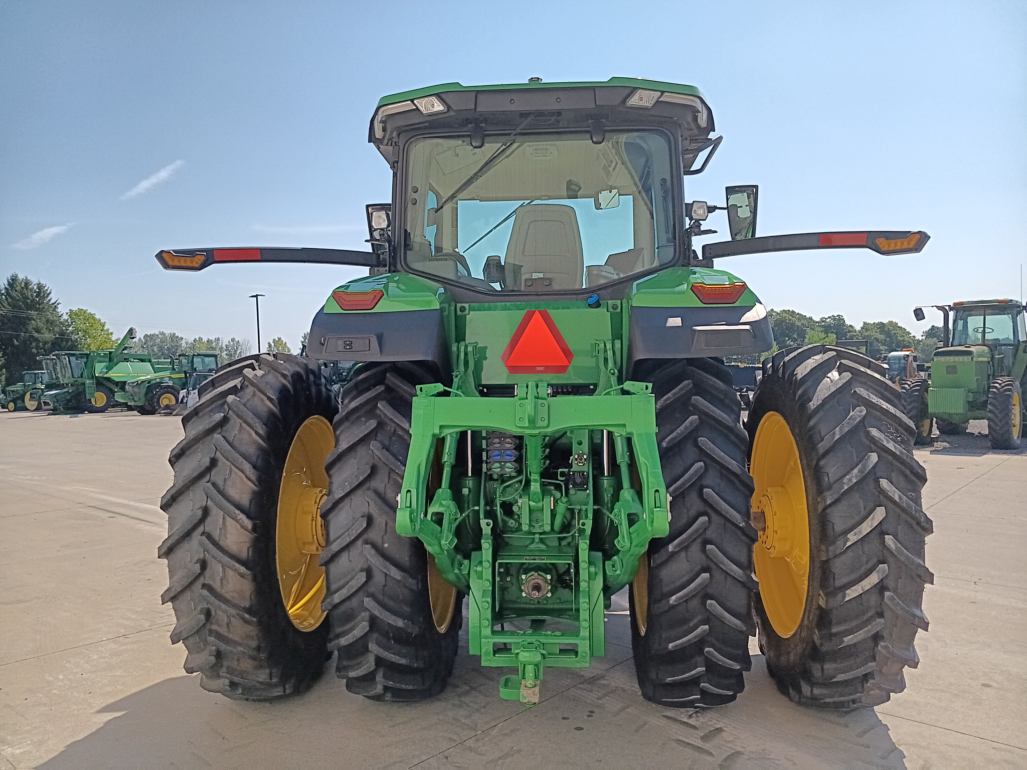 2024 John Deere 8R 250 Image 4