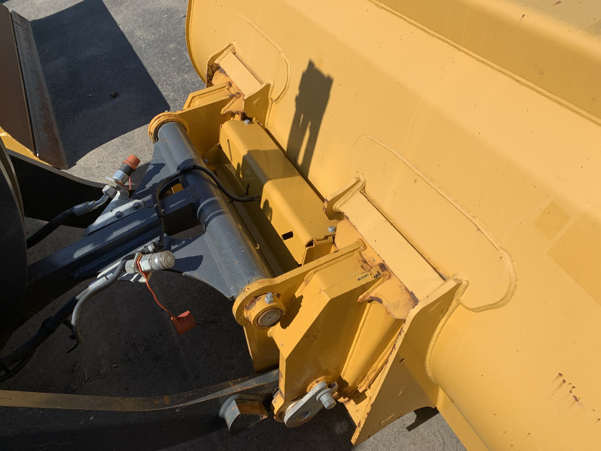 2021 John Deere 244L Image 6