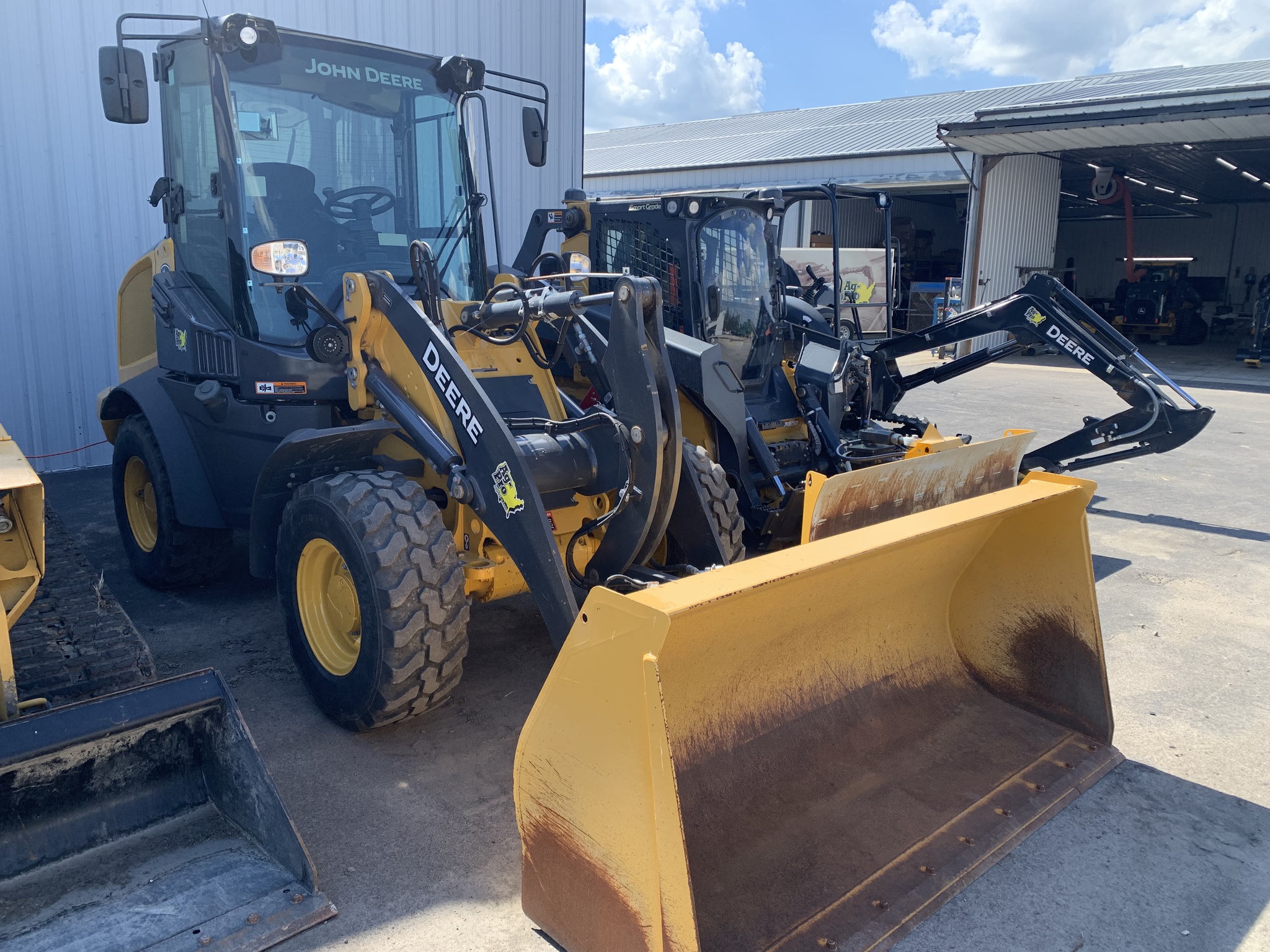 2021 John Deere 244L Image 1