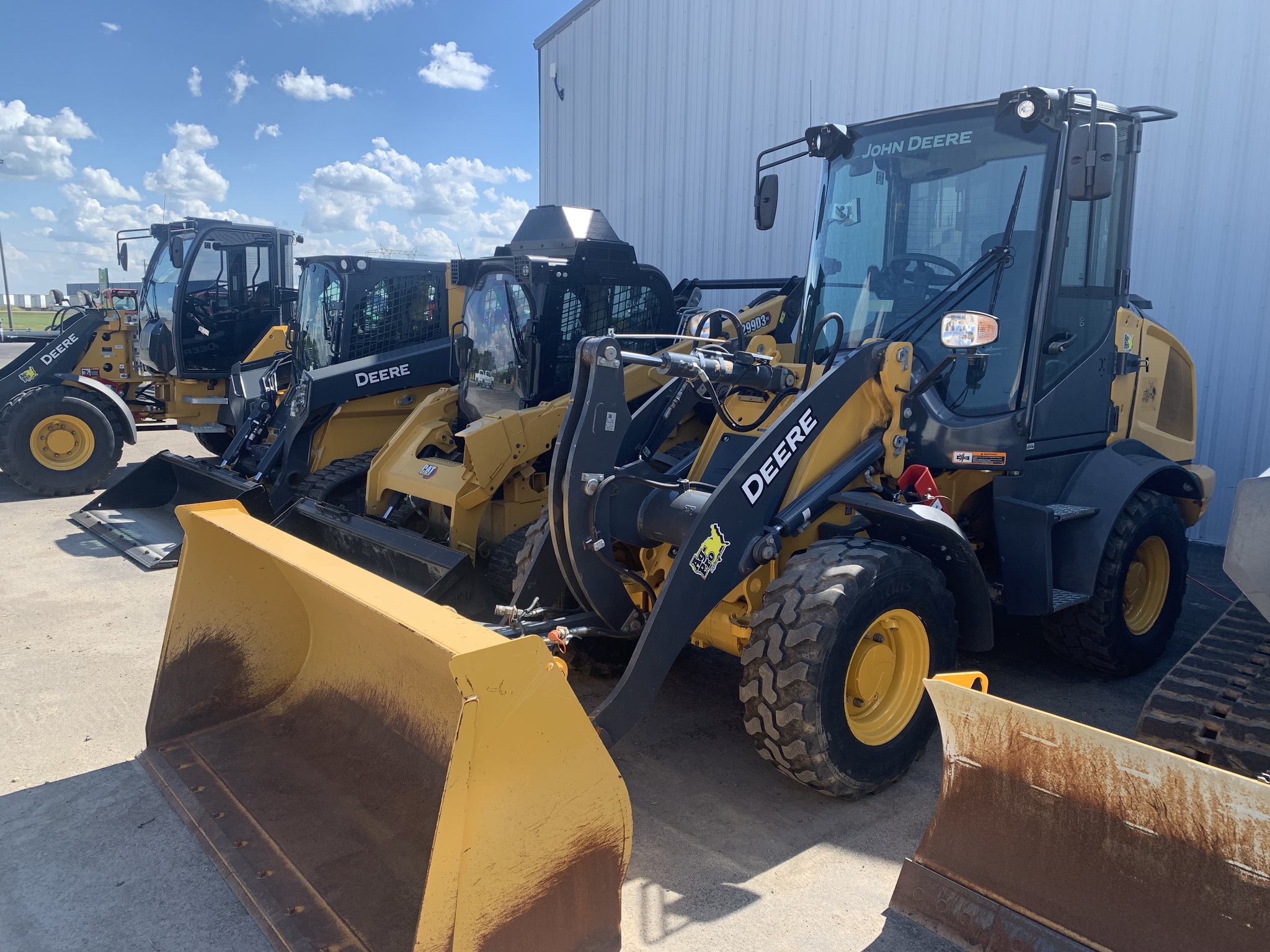 2021 John Deere 244L Image 2