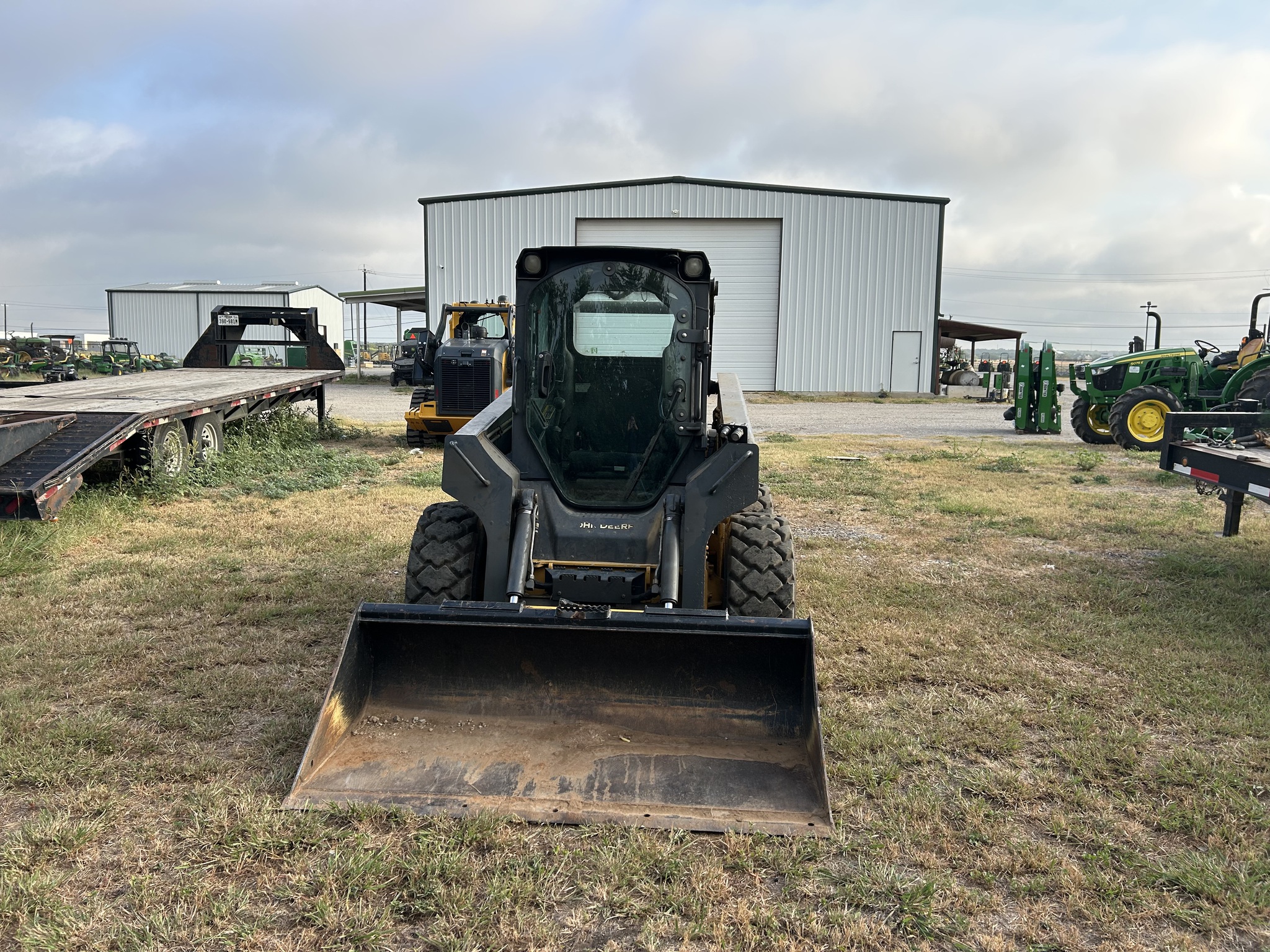 2013 John Deere 320D Image 2