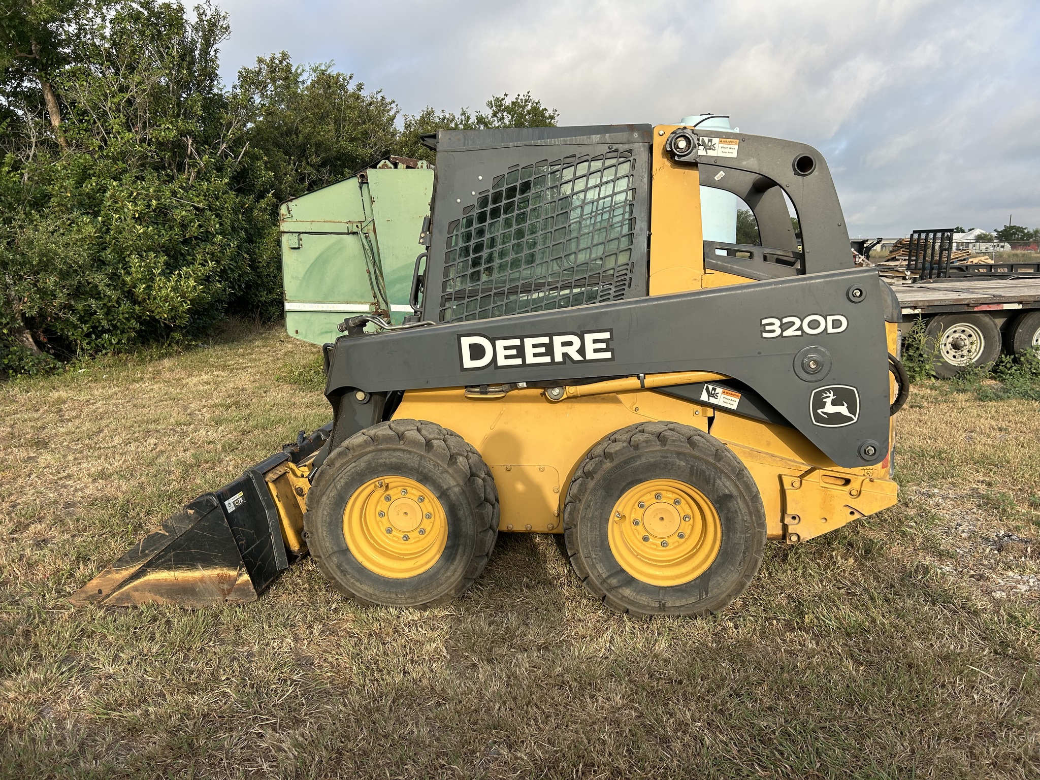 2013 John Deere 320D Image 4