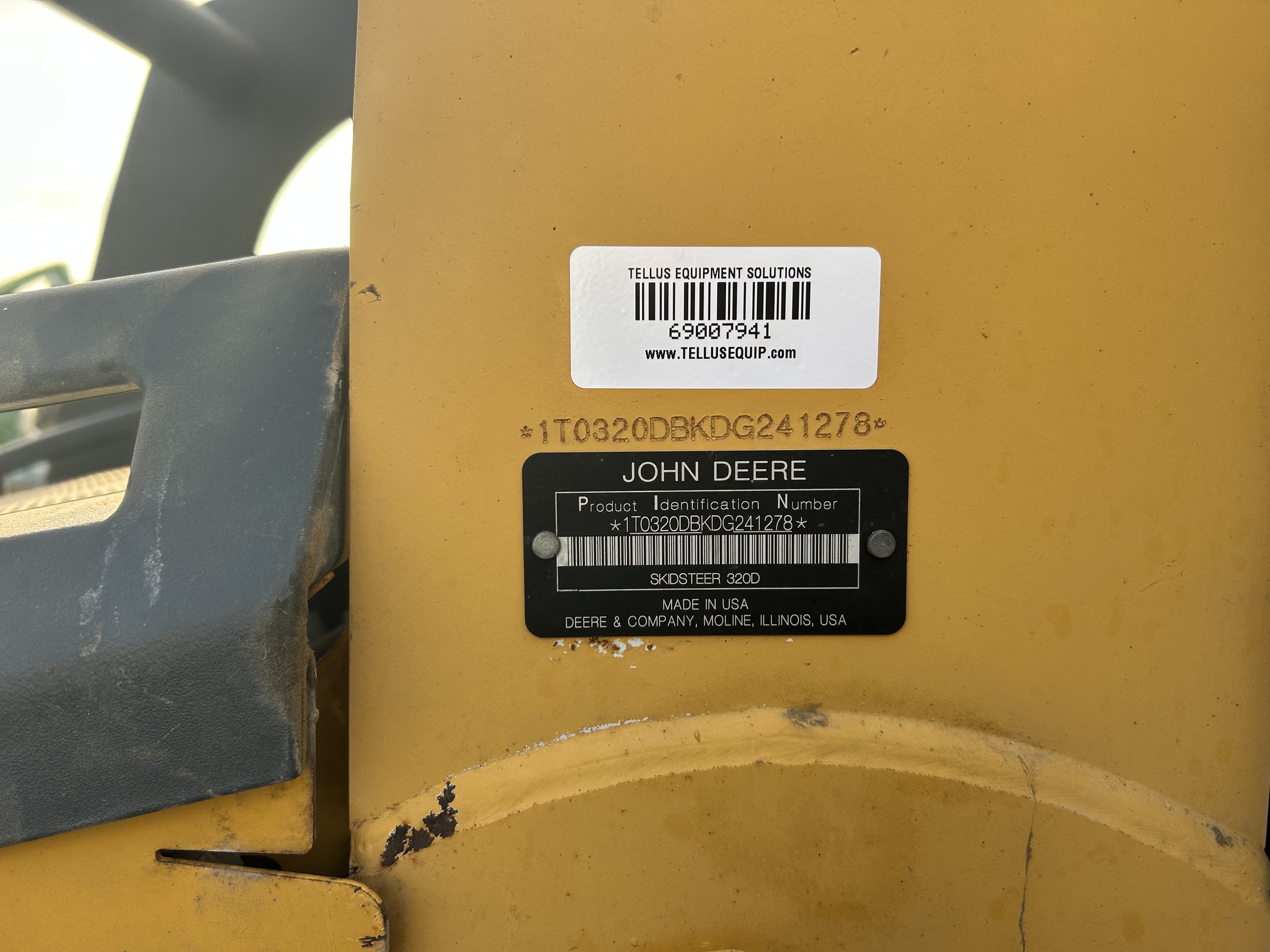 2013 John Deere 320D Image 9