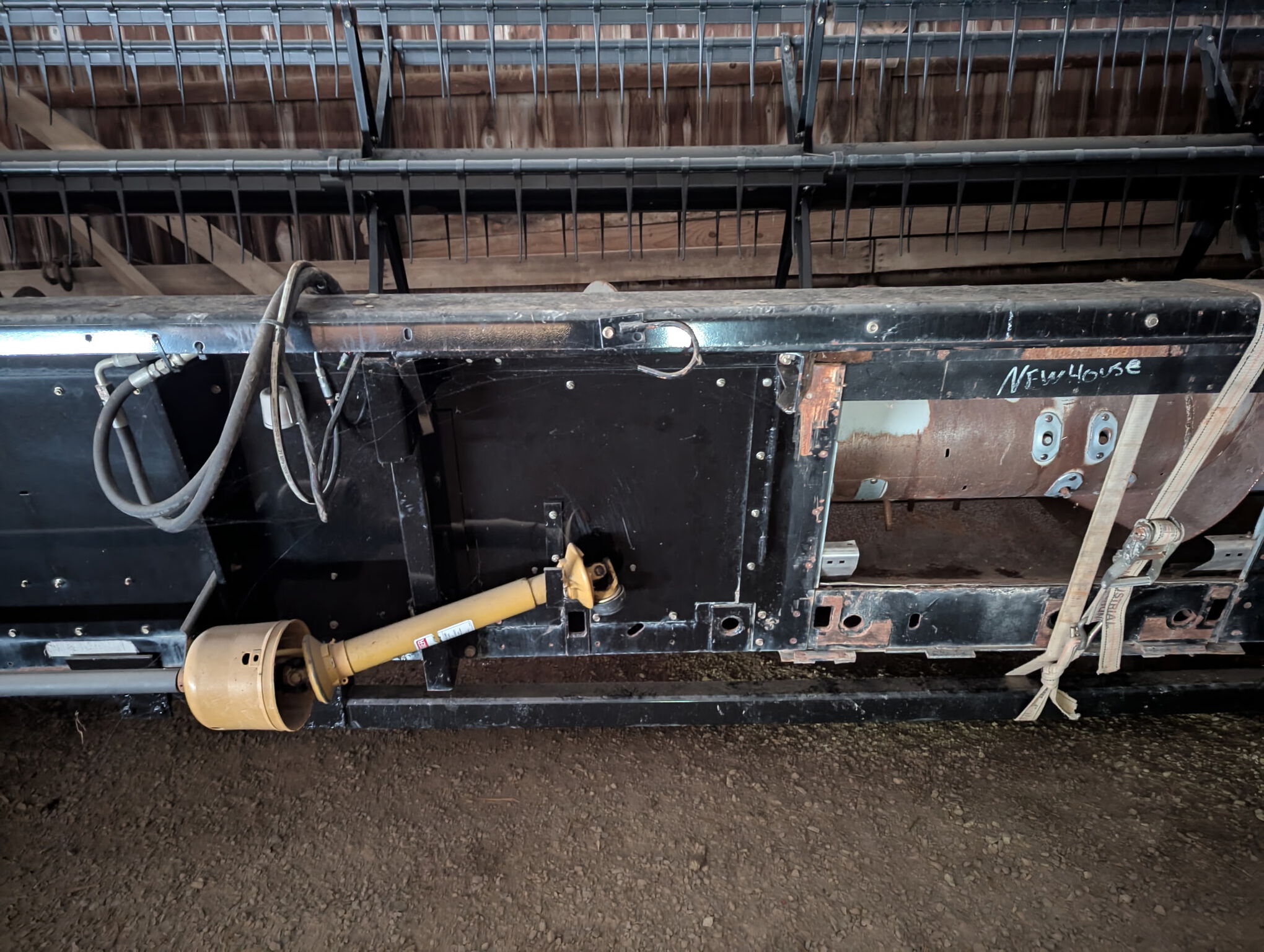 2005 Gleaner 8000-30 Image 2