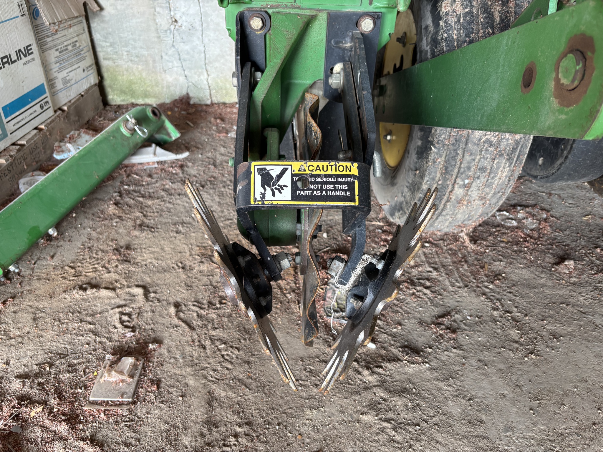 2002 John Deere 1770 Image 5