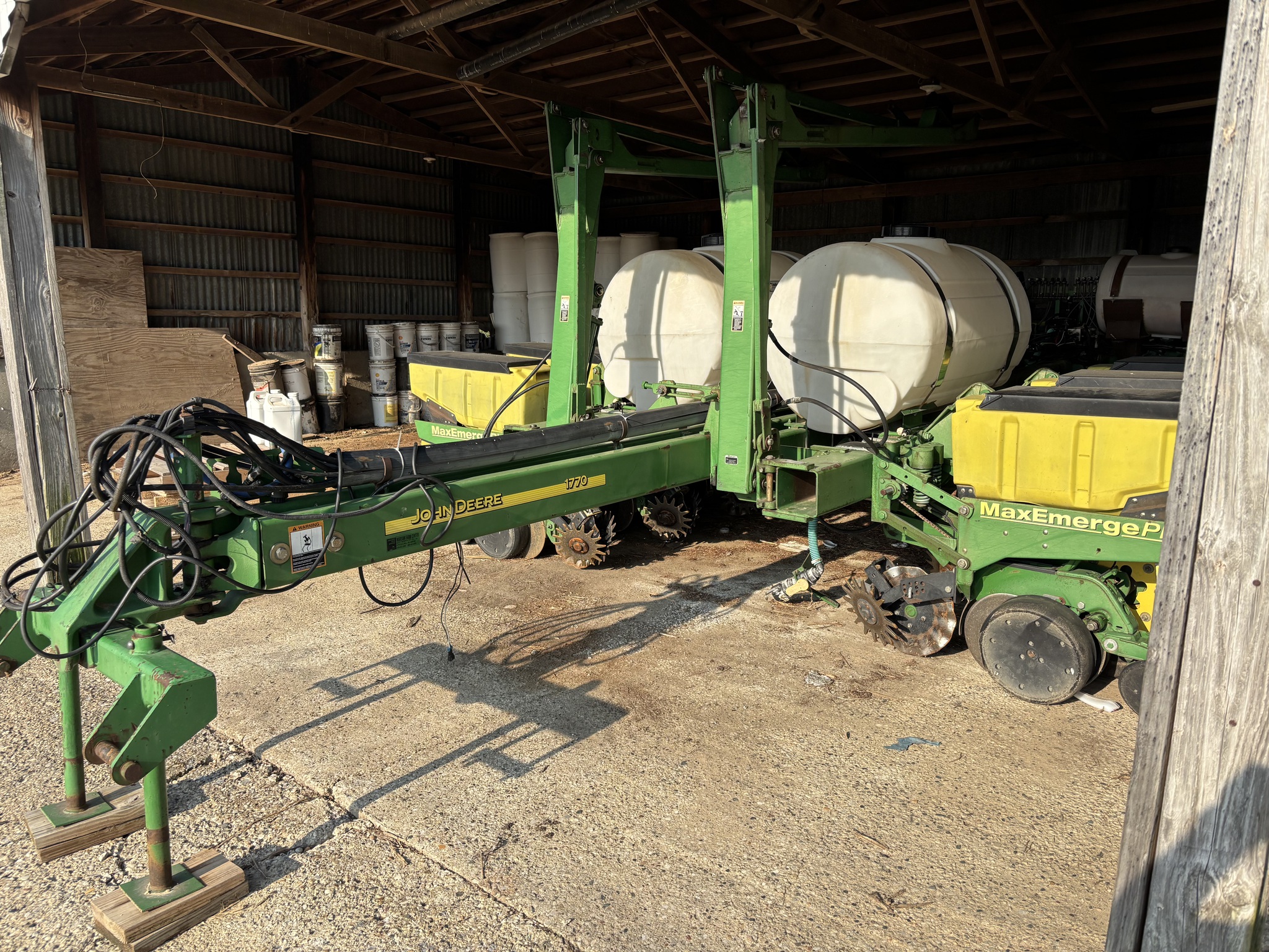 2002 John Deere 1770 Image 2
