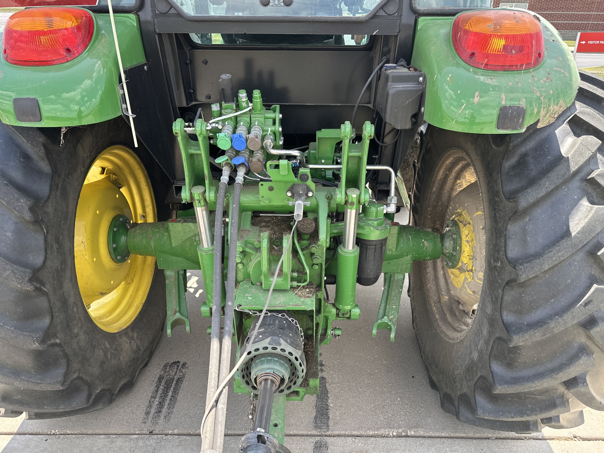 2023 John Deere 6120E Image 19