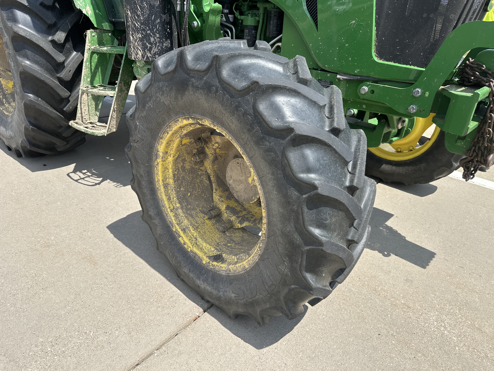 2023 John Deere 6120E Image 12