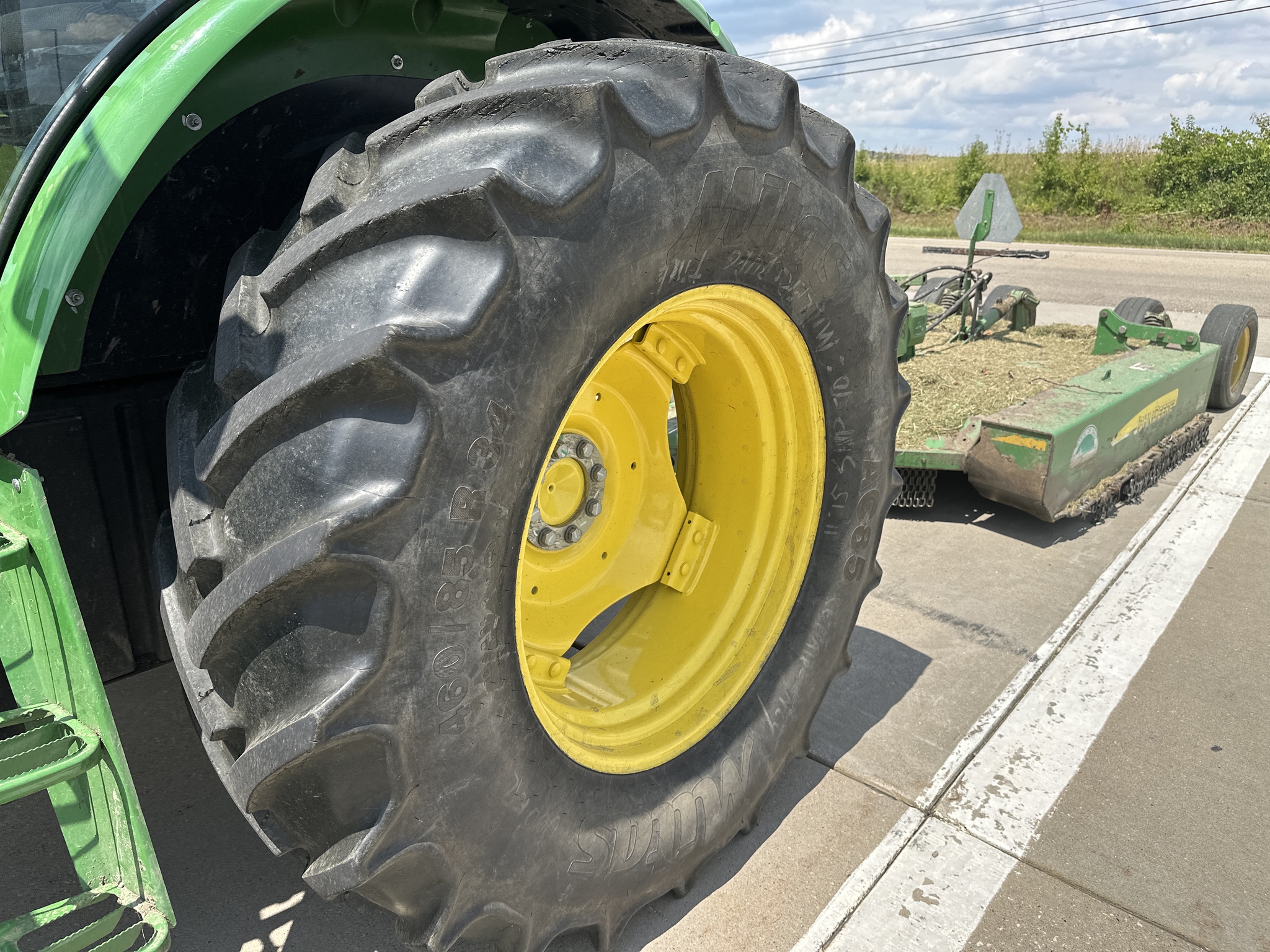 2023 John Deere 6120E Image 14